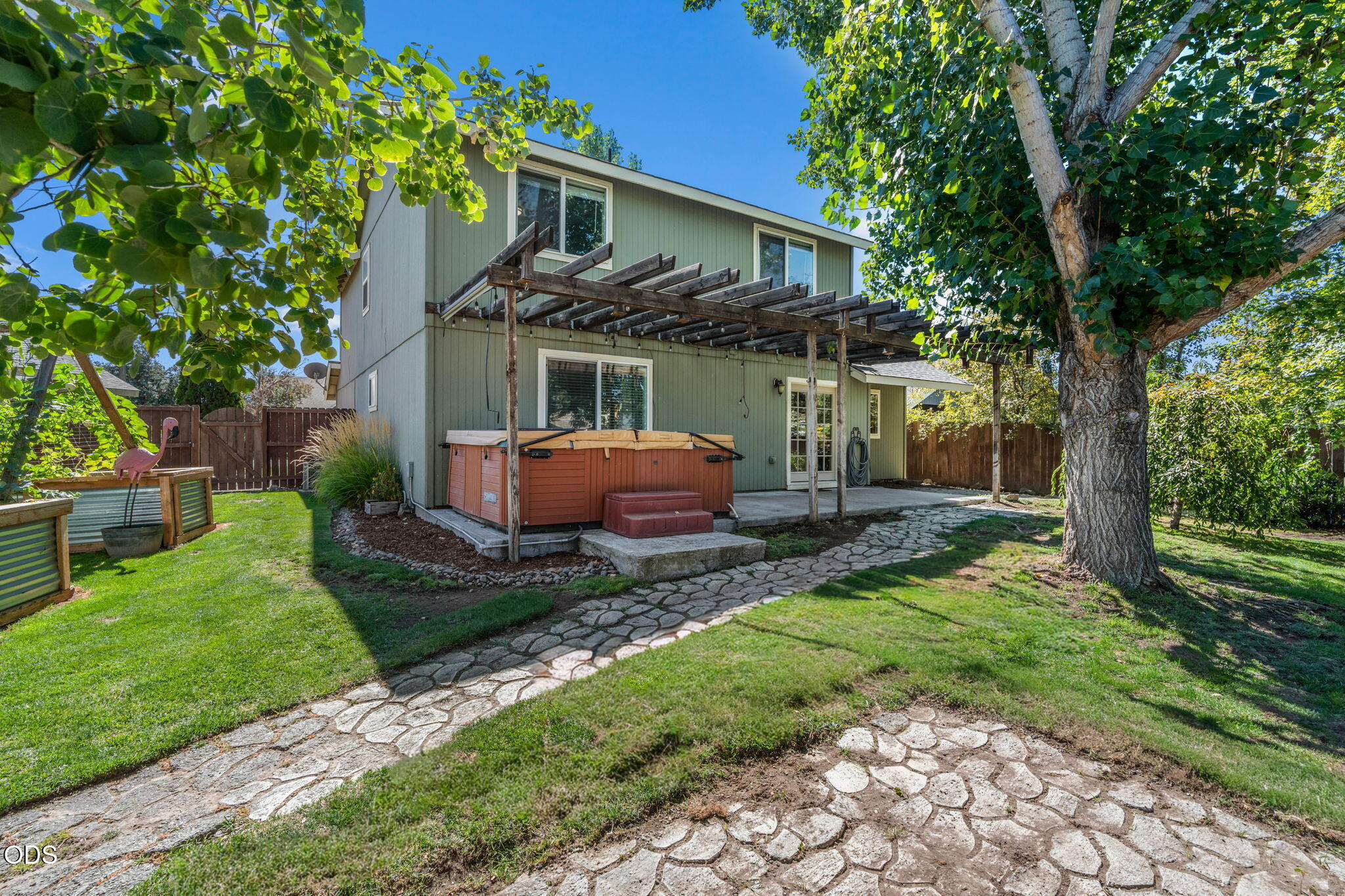 1923 NW Joshua Tree Court