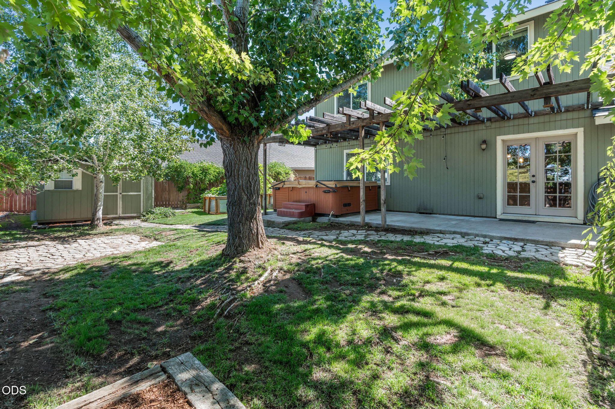 1923 NW Joshua Tree Court