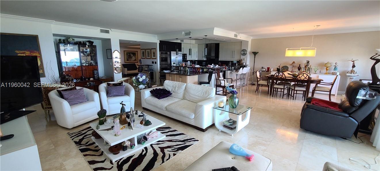 20201 E Country Club Dr # 2303