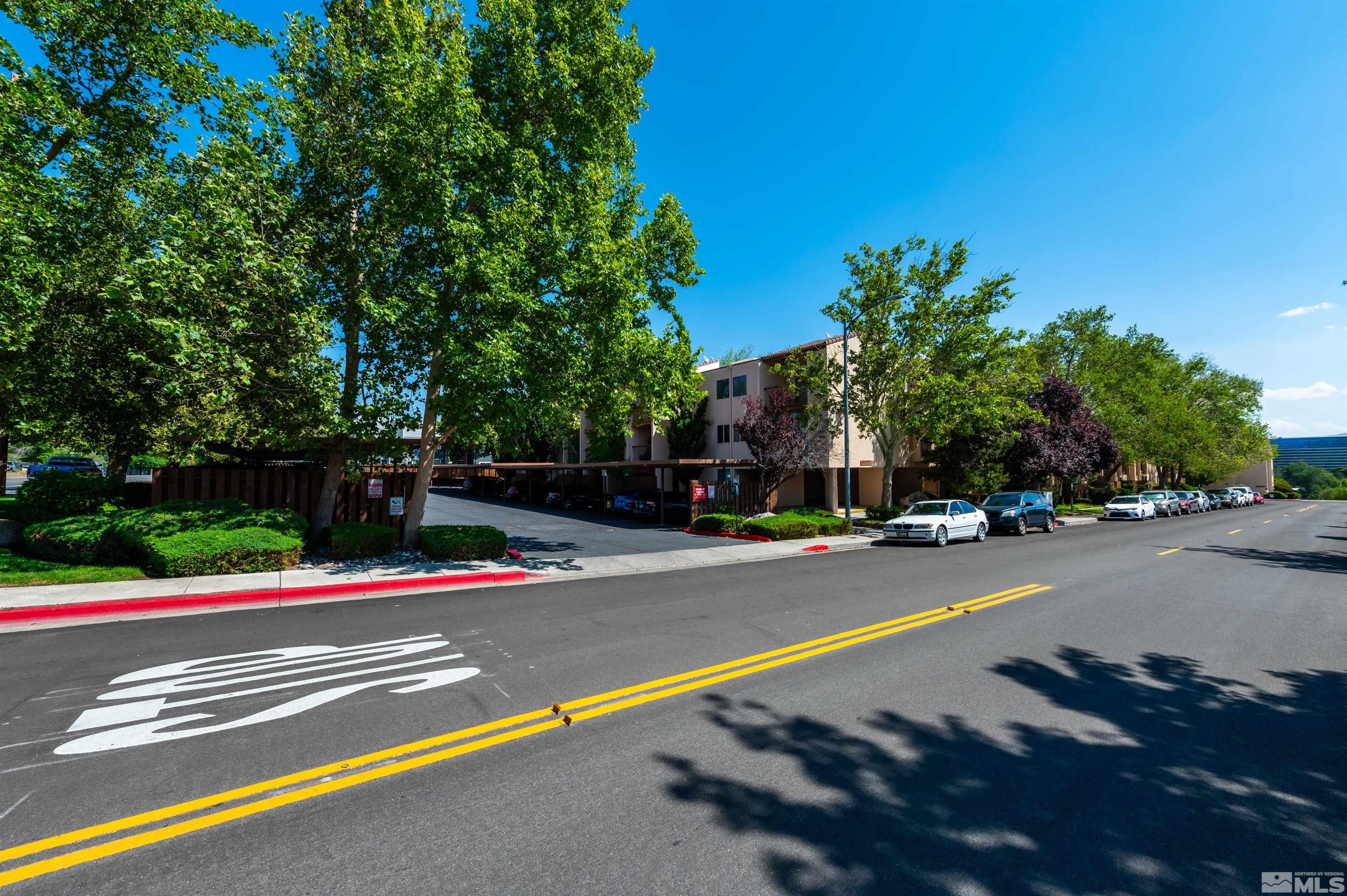 2700 Plumas Street, APT 212