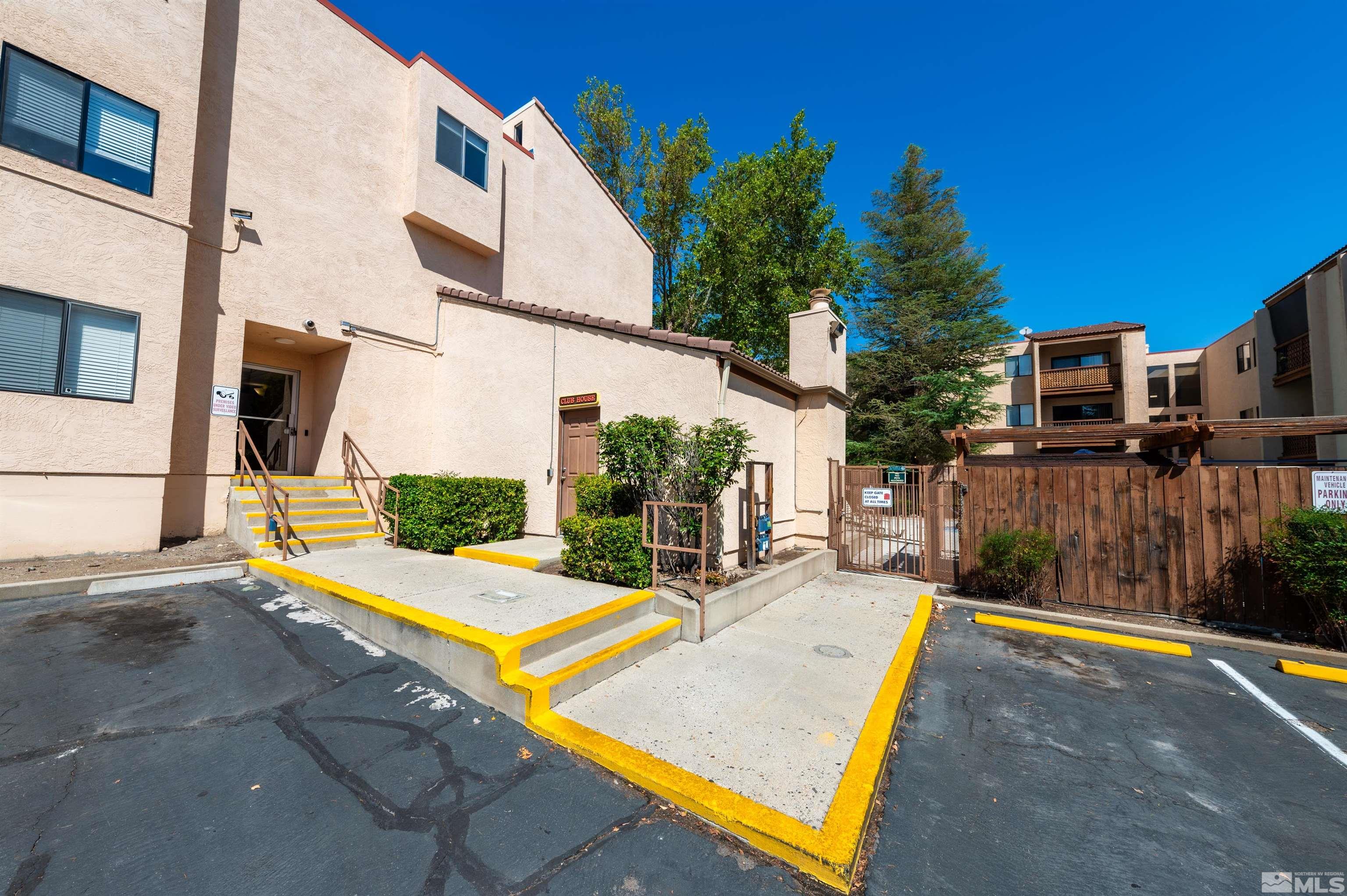 2700 Plumas Street, APT 212