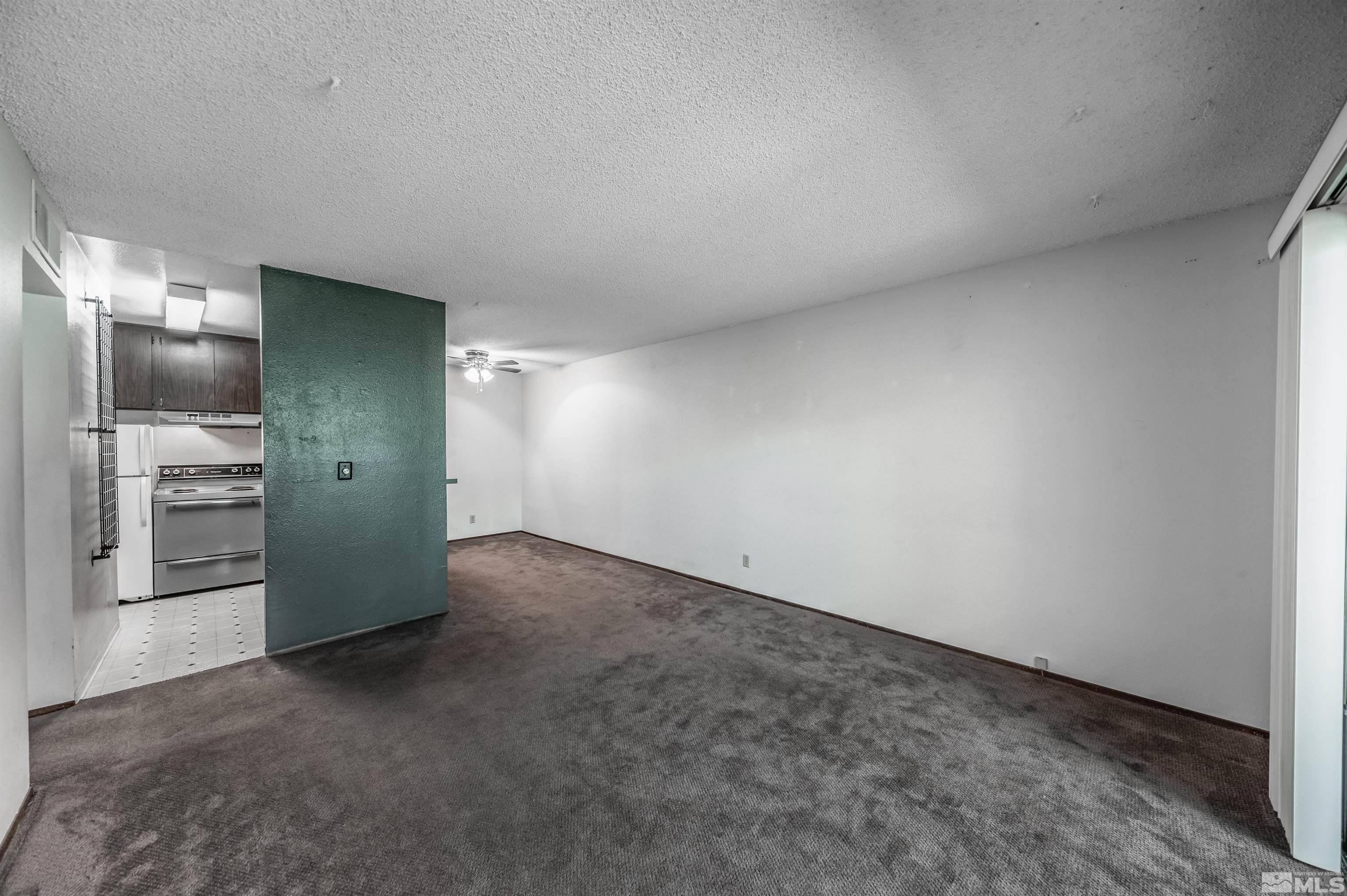2700 Plumas Street, APT 212