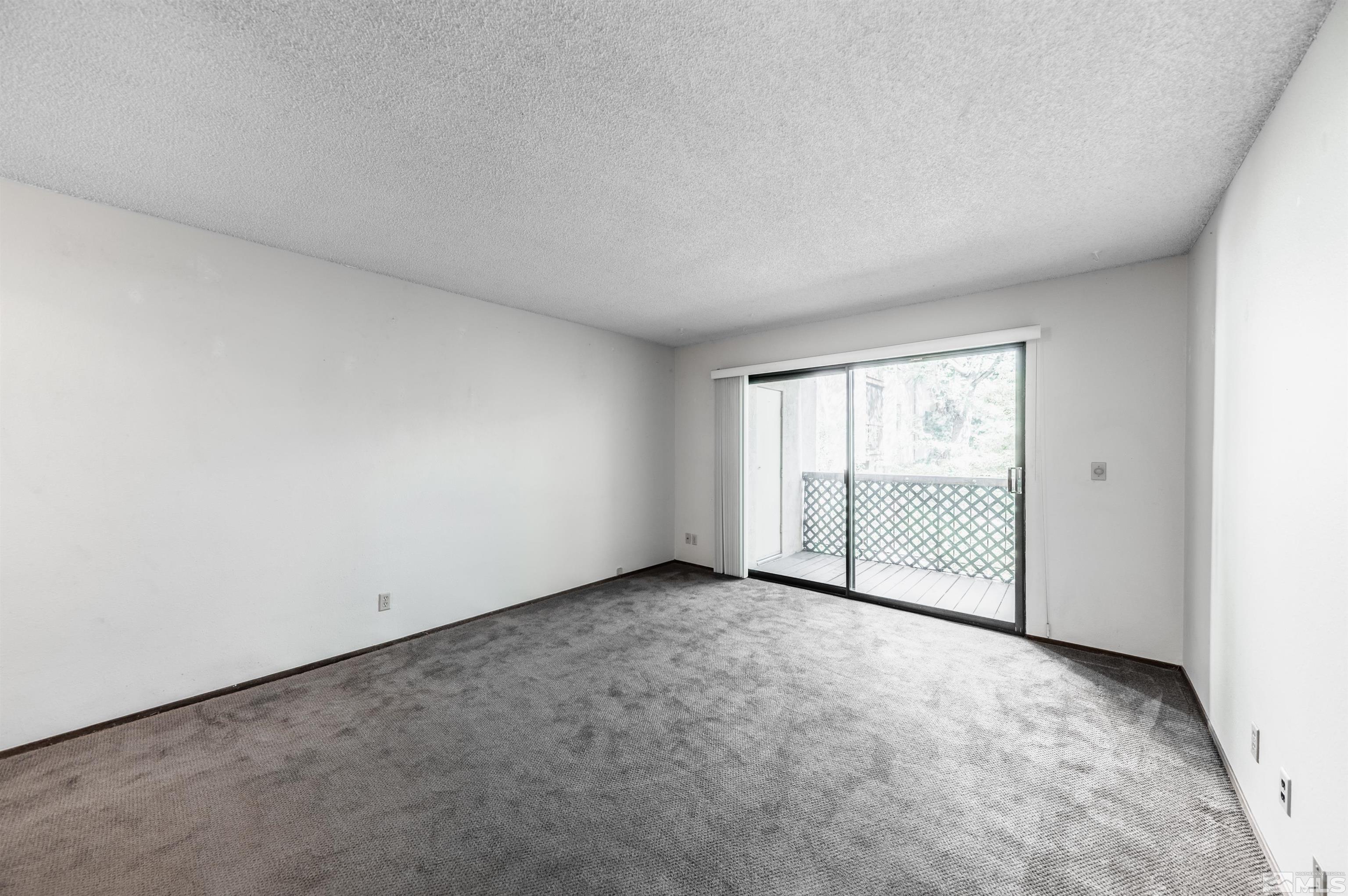 2700 Plumas Street, APT 212