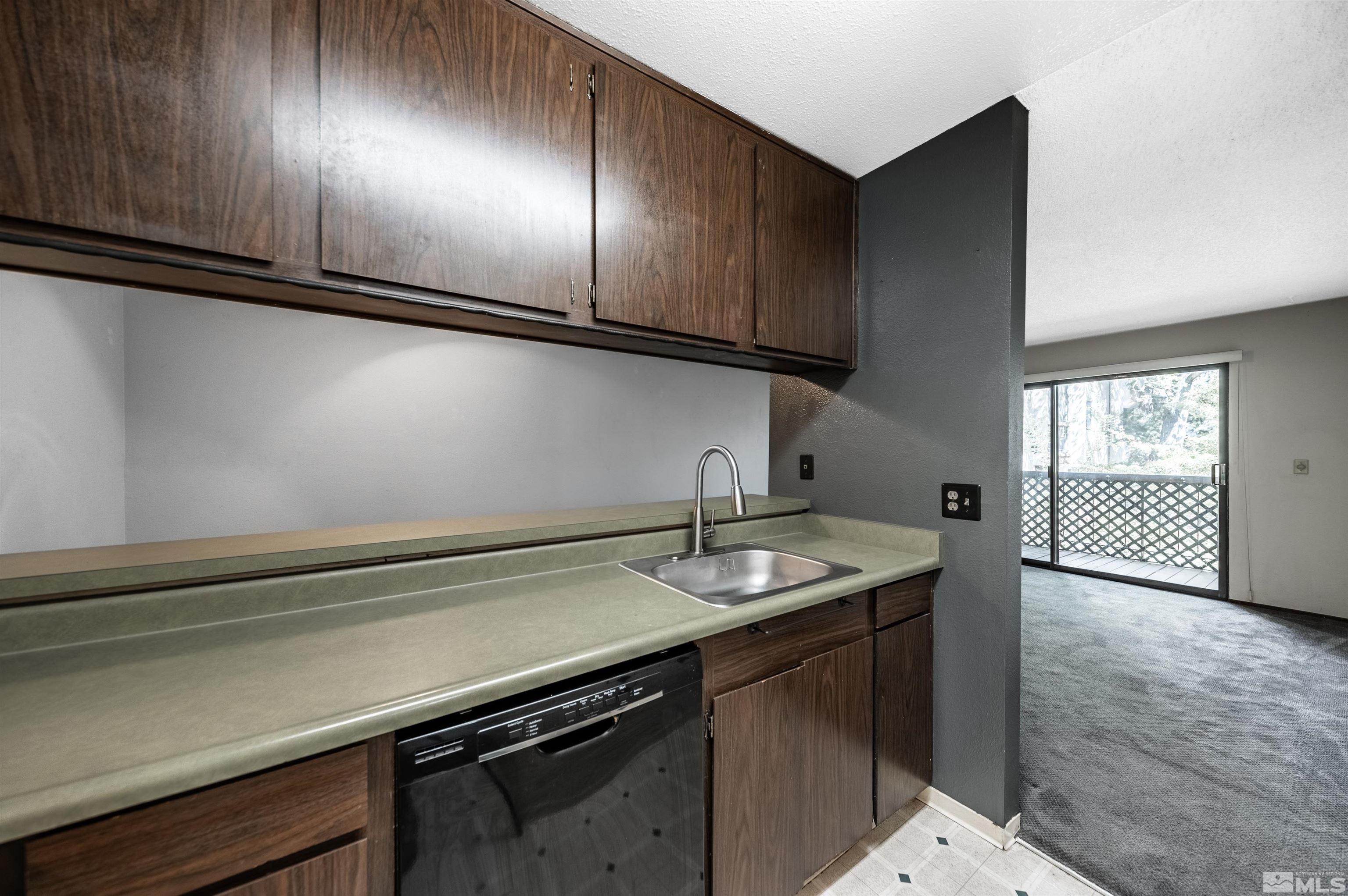2700 Plumas Street, APT 212