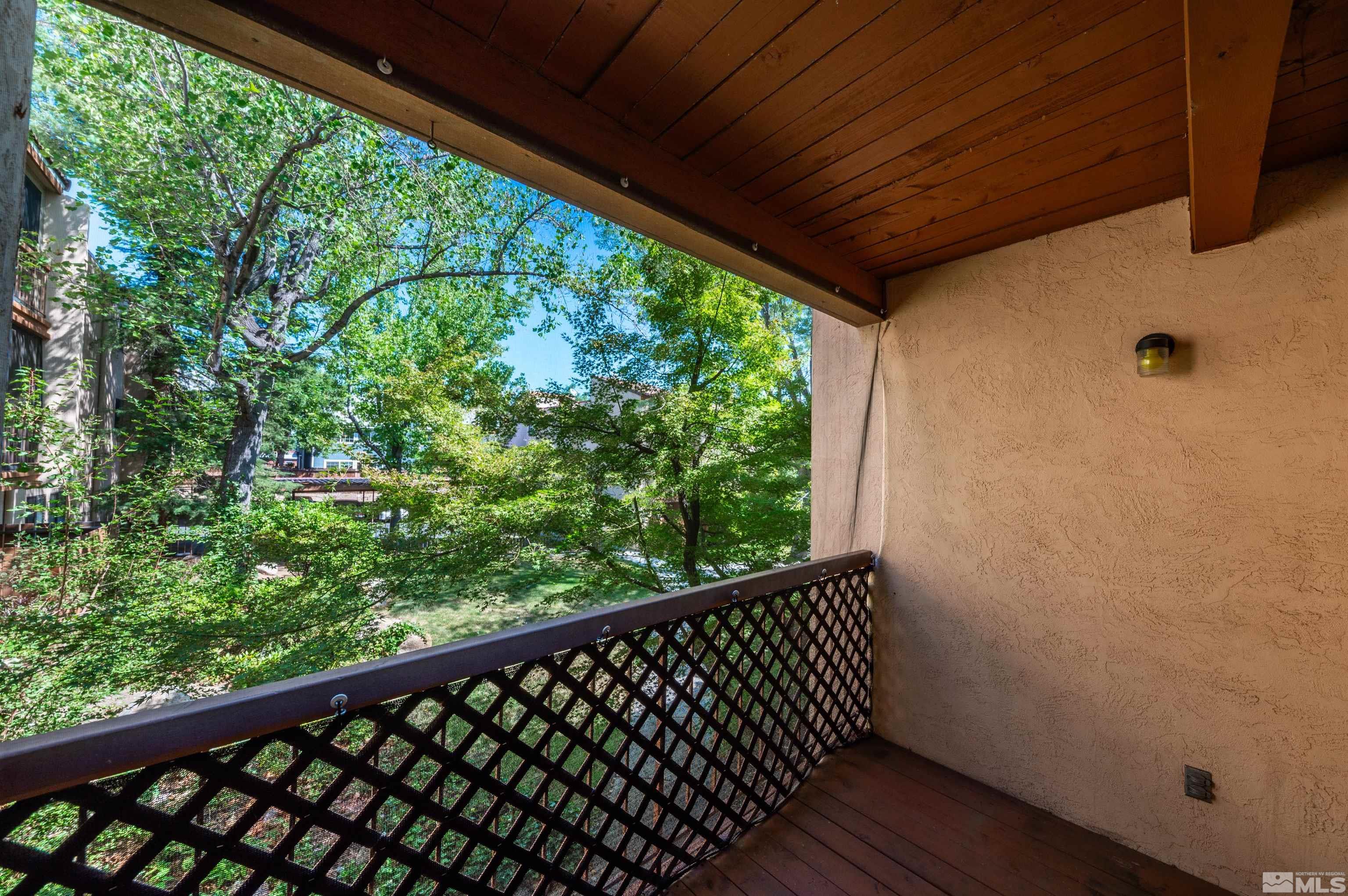 2700 Plumas Street, APT 212