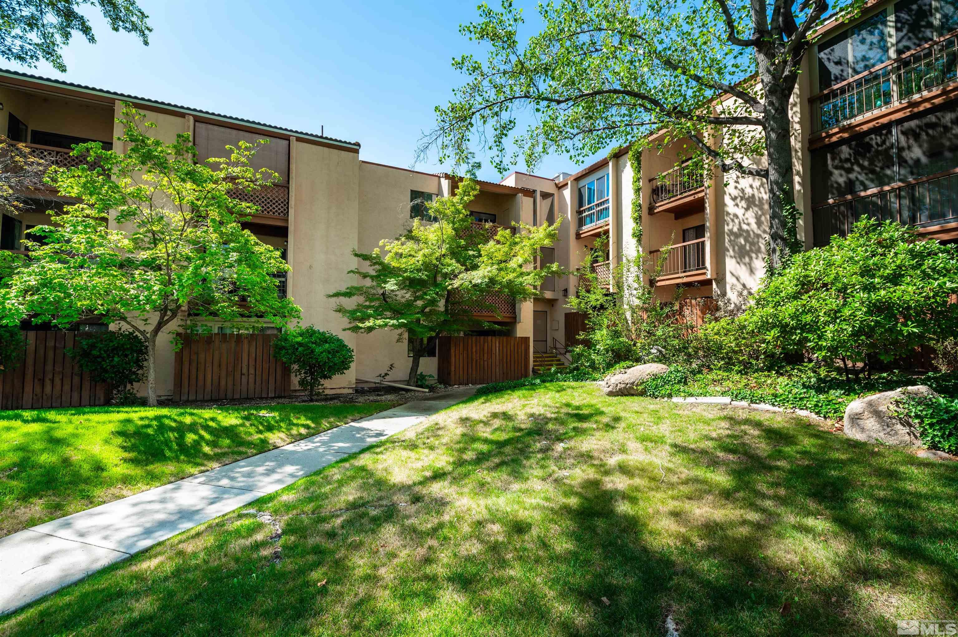2700 Plumas Street, APT 212