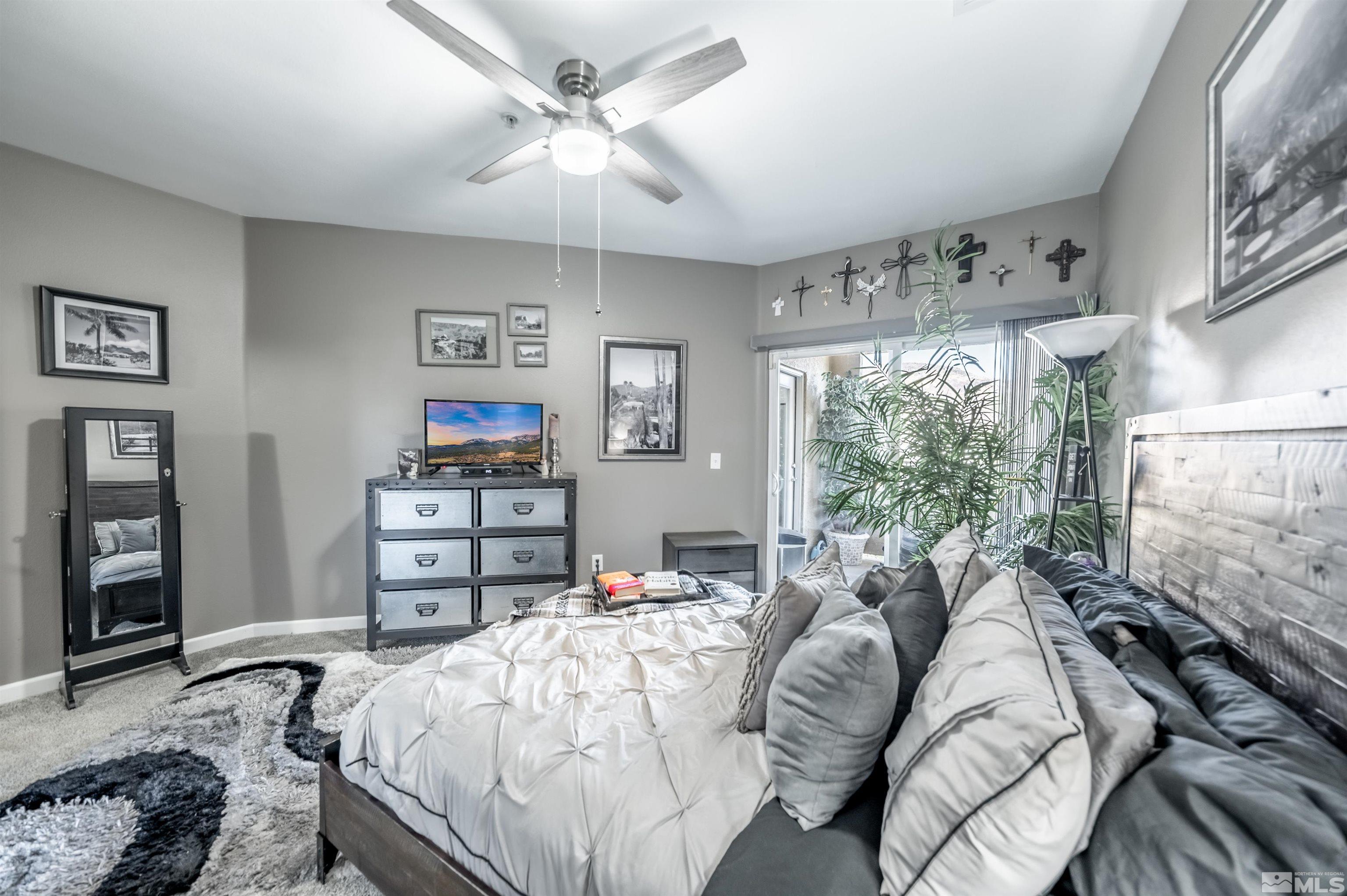 9050 Double R Boulevard, 624