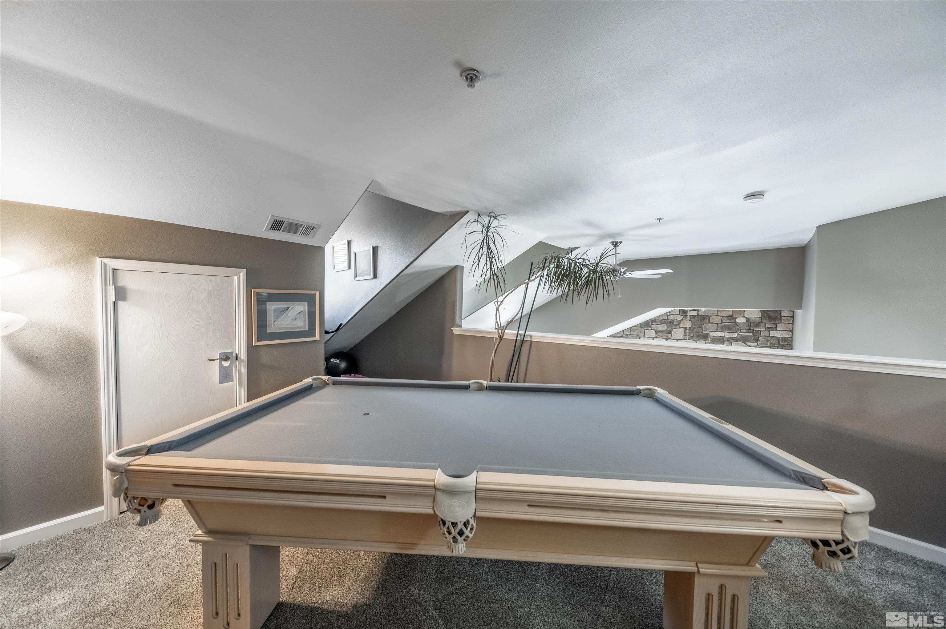 9050 Double R Boulevard, 624