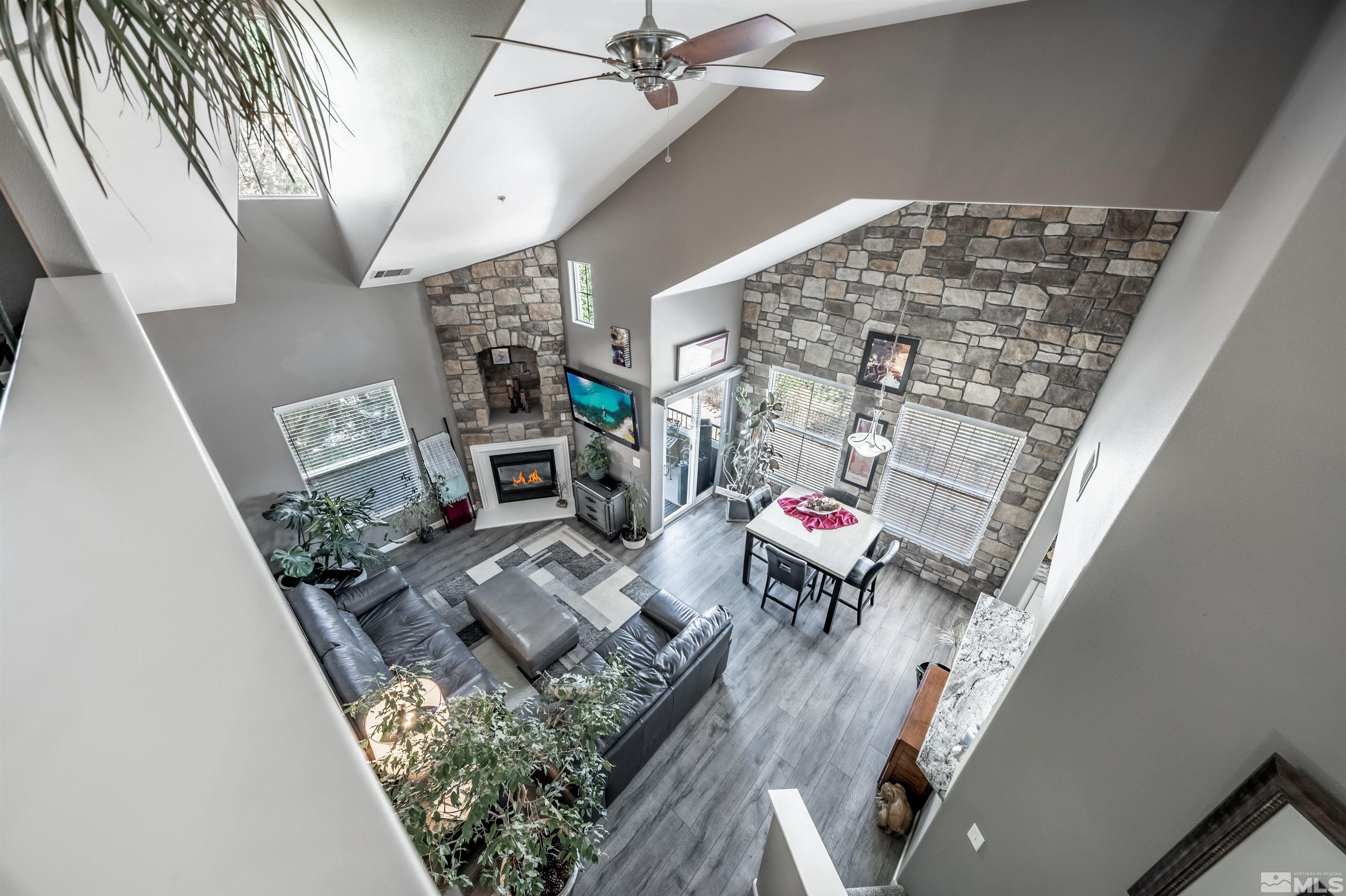 9050 Double R Boulevard, 624