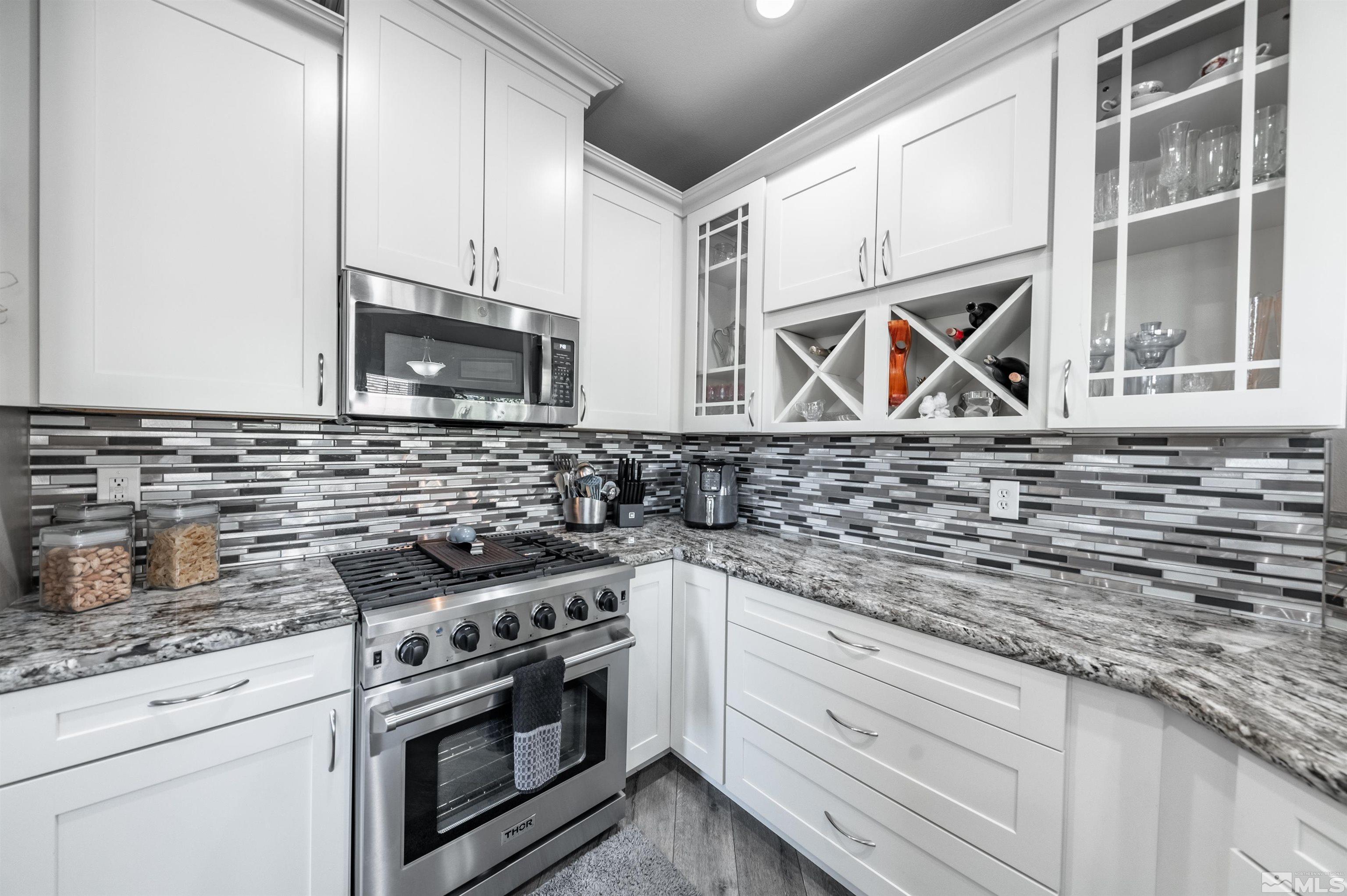 9050 Double R Boulevard, 624