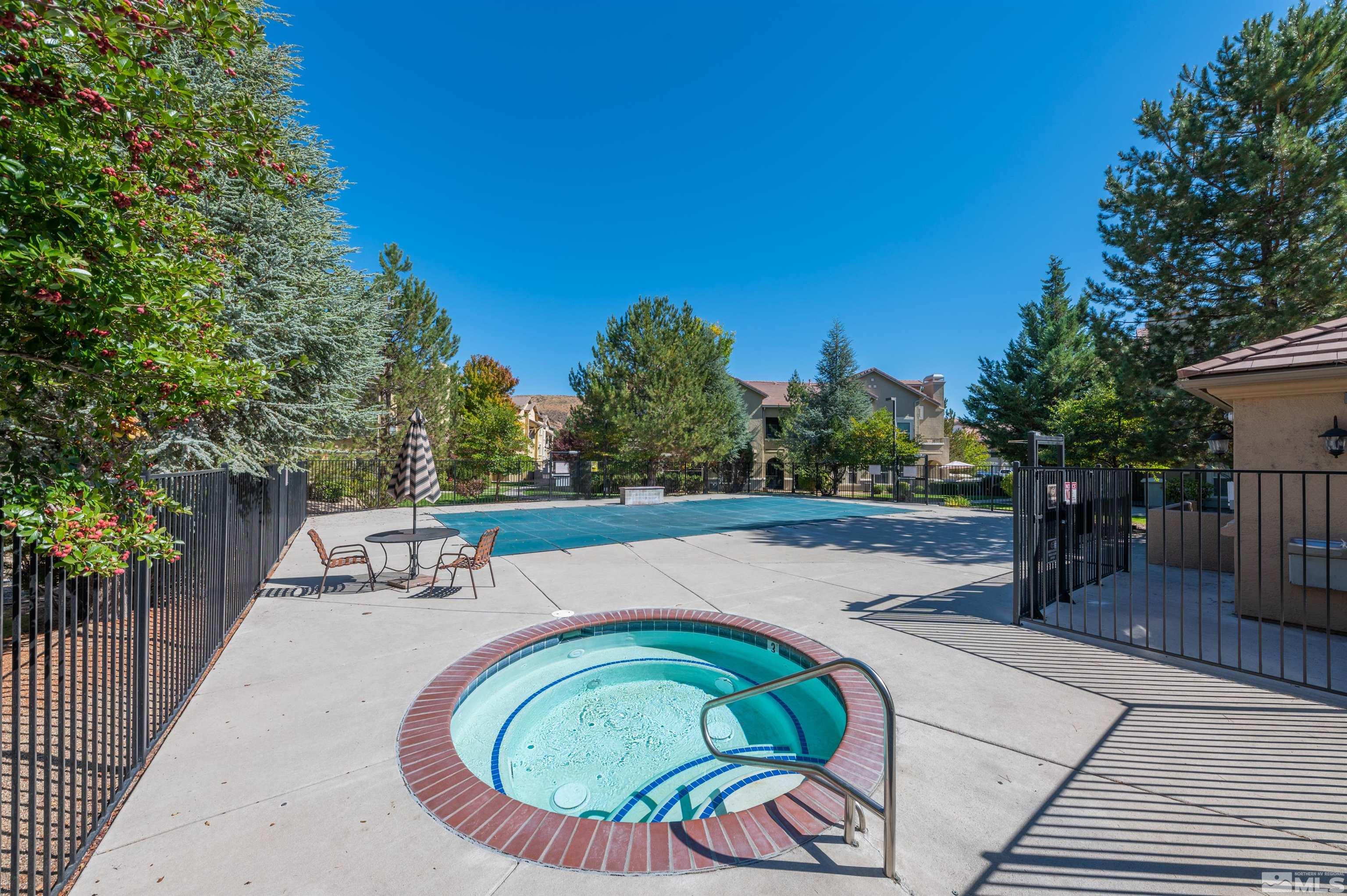 9050 Double R Boulevard, 624