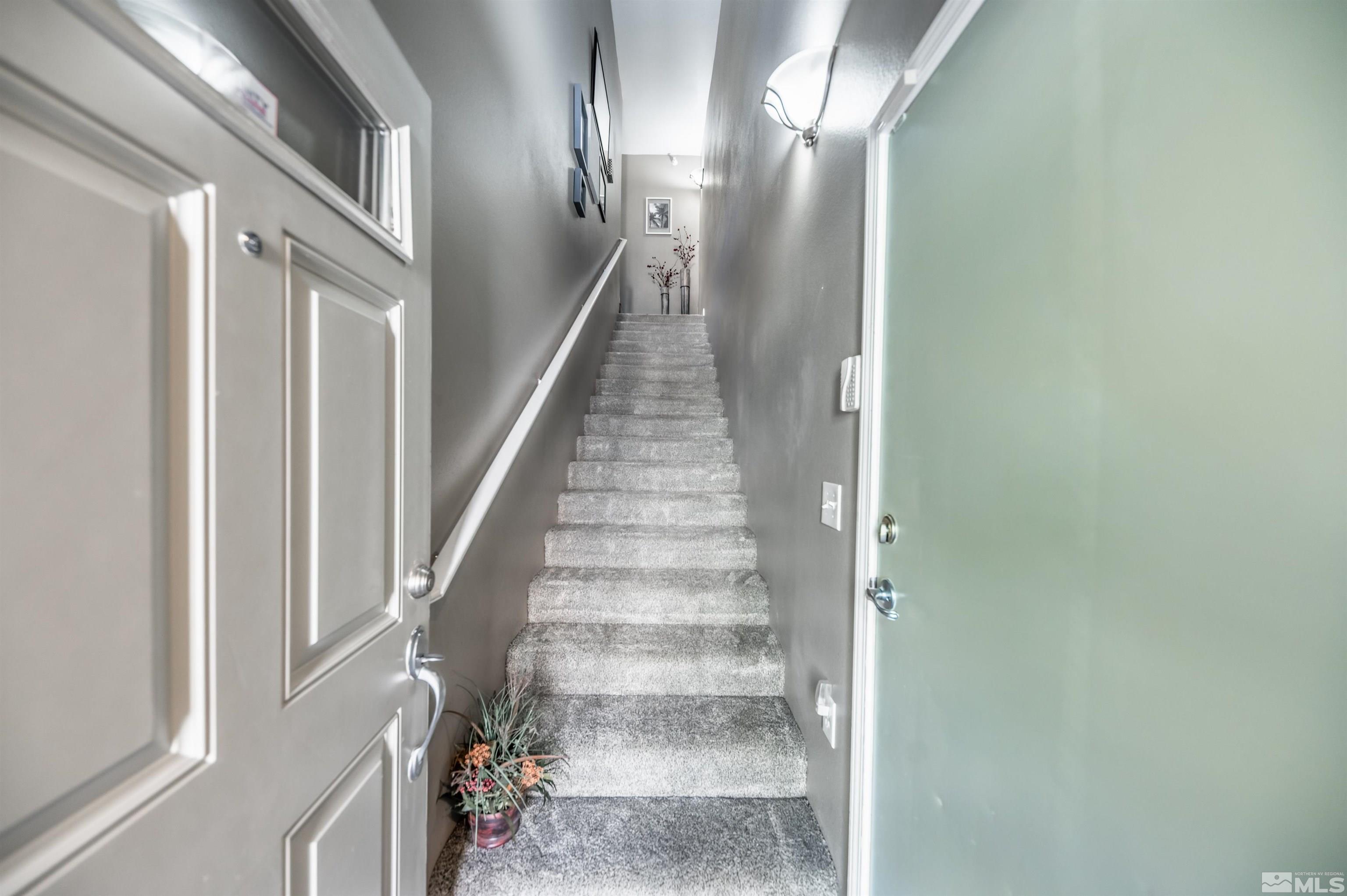 9050 Double R Boulevard, 624