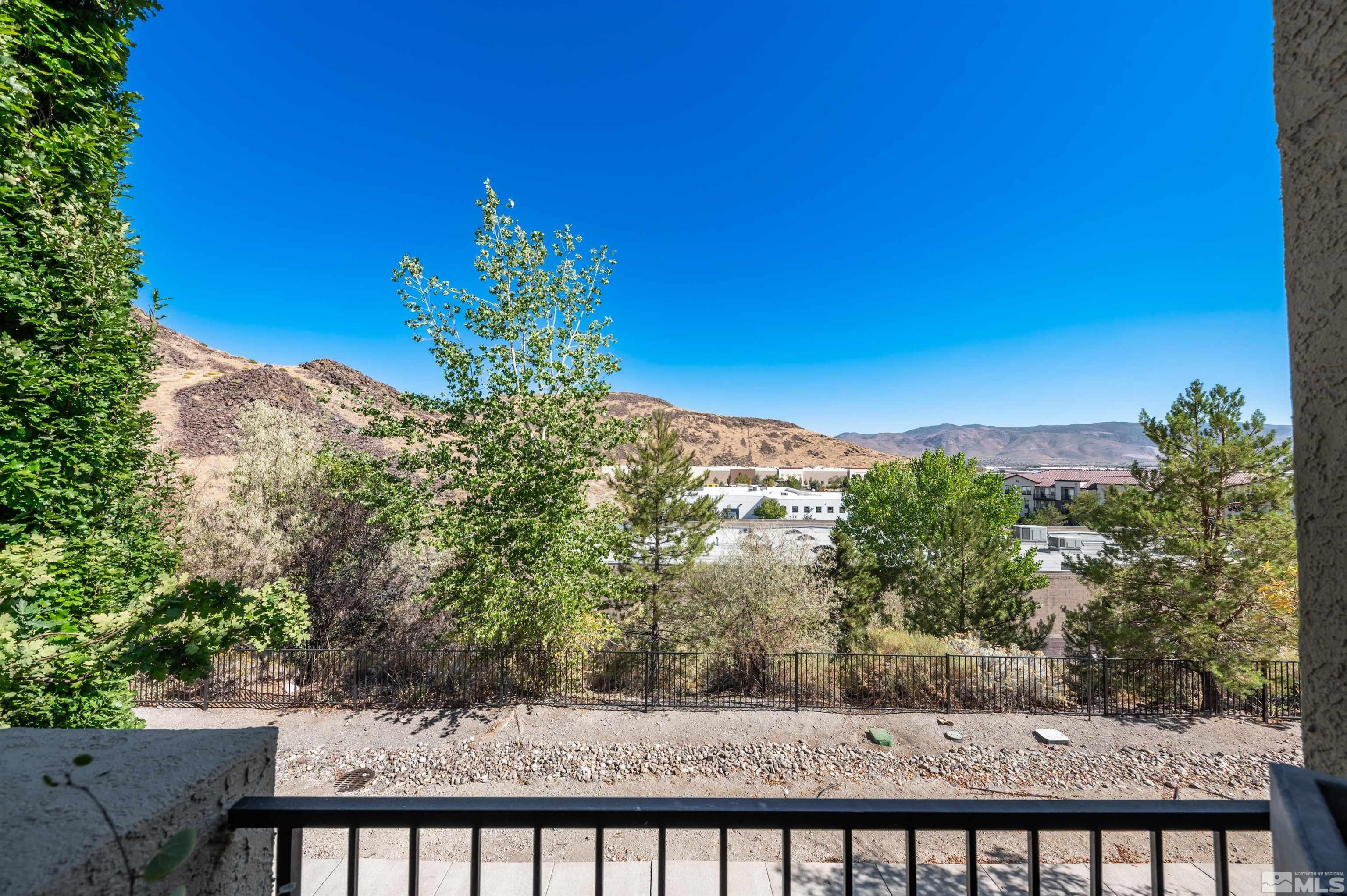9050 Double R Boulevard, 624
