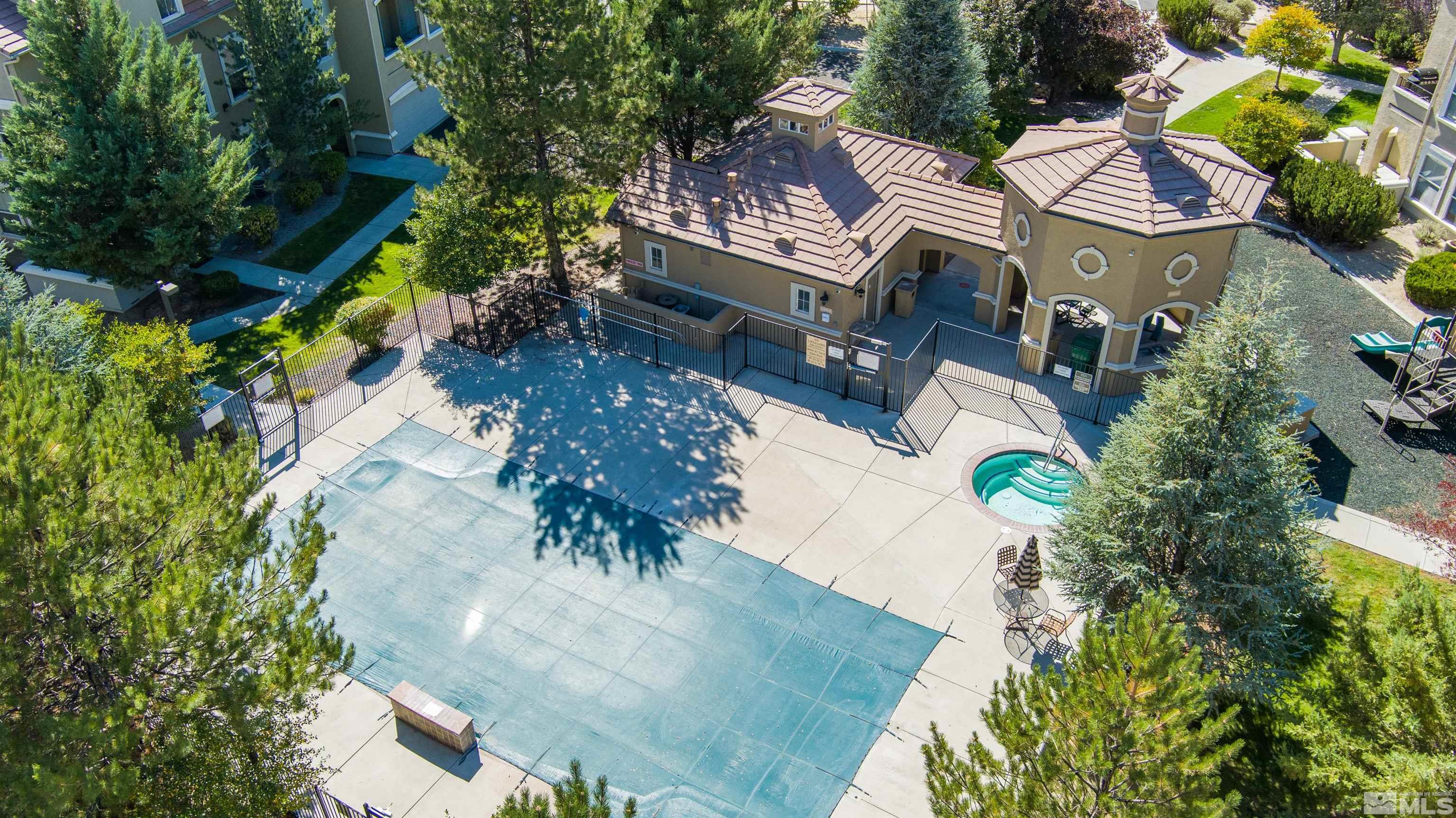 9050 Double R Boulevard, 624