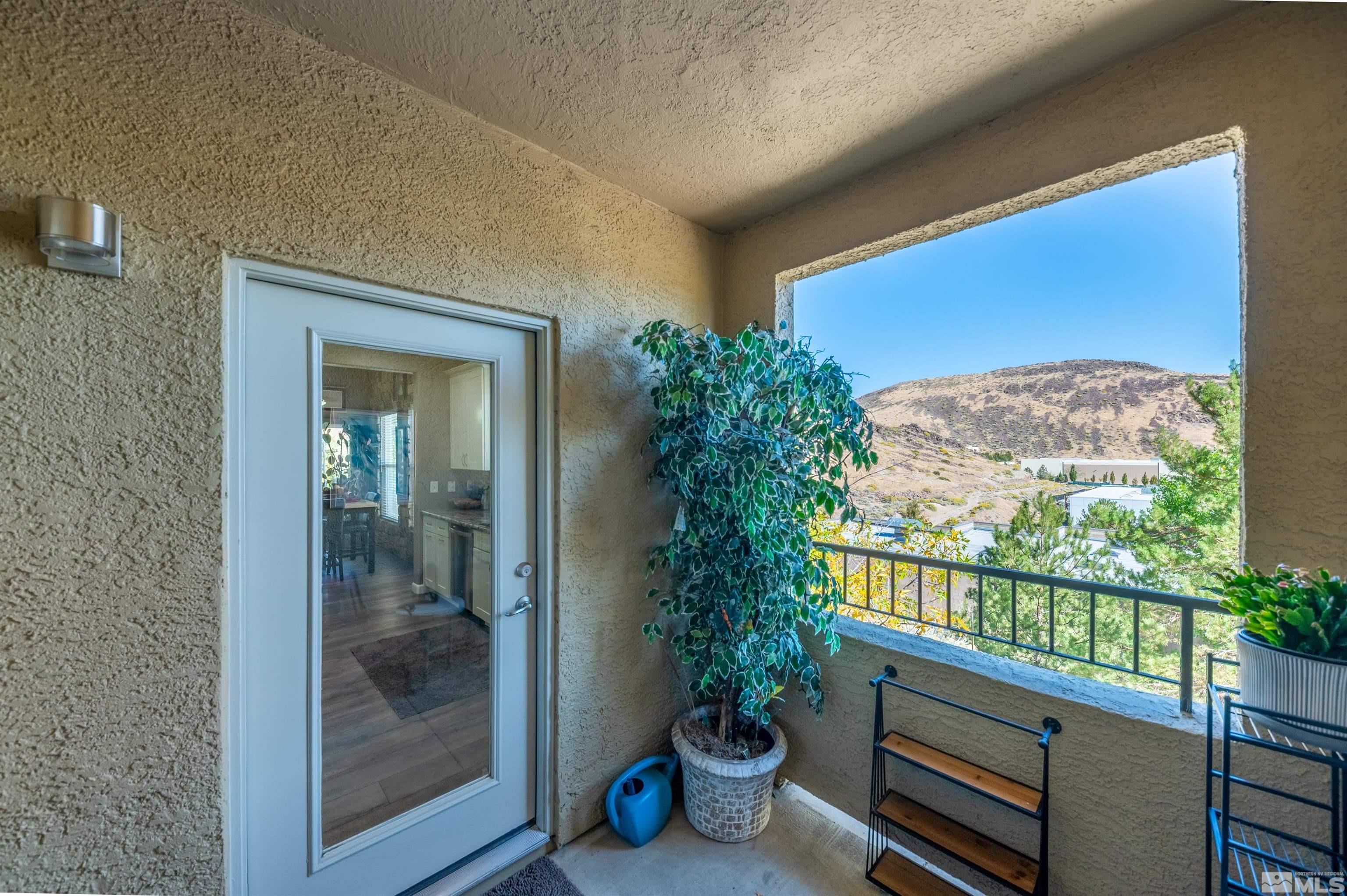 9050 Double R Boulevard, 624