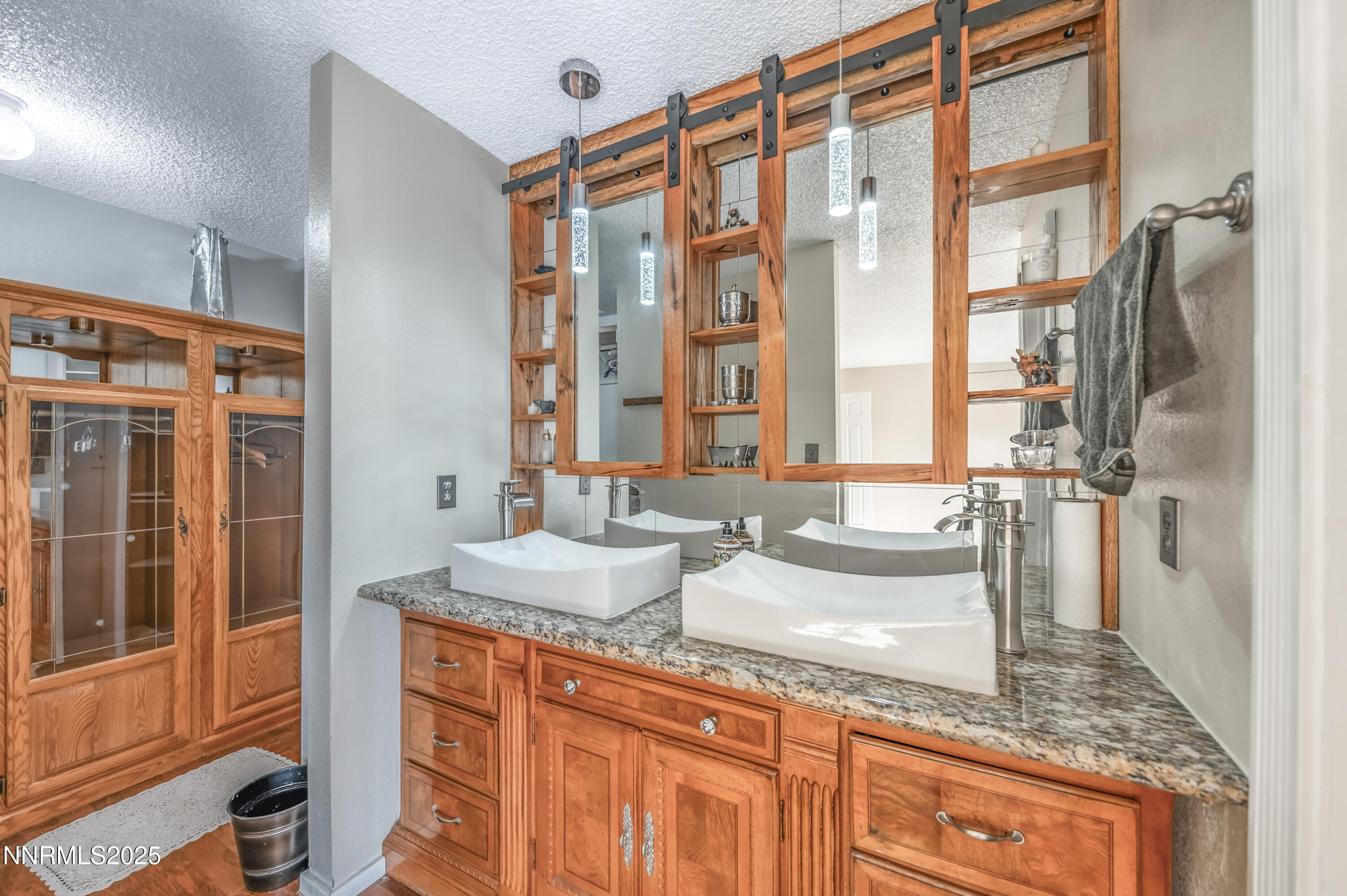 5025 Jackrabbit Road