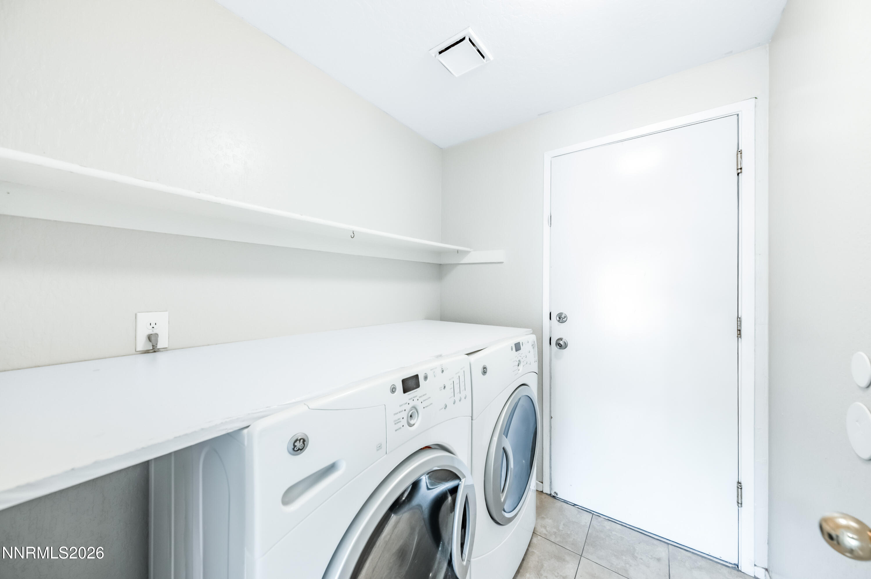 1789 Lakeland Hills Drive