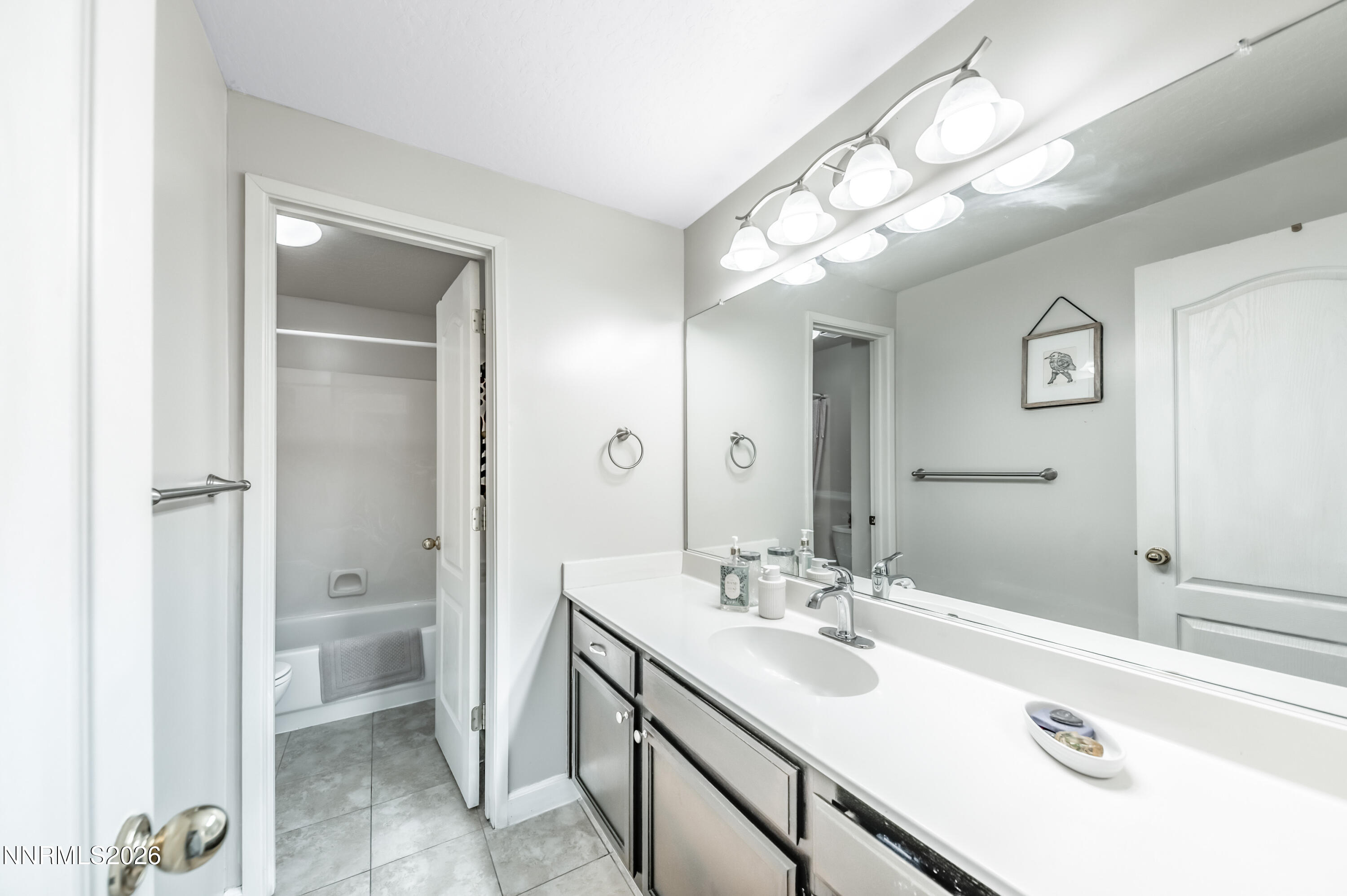 1789 Lakeland Hills Drive