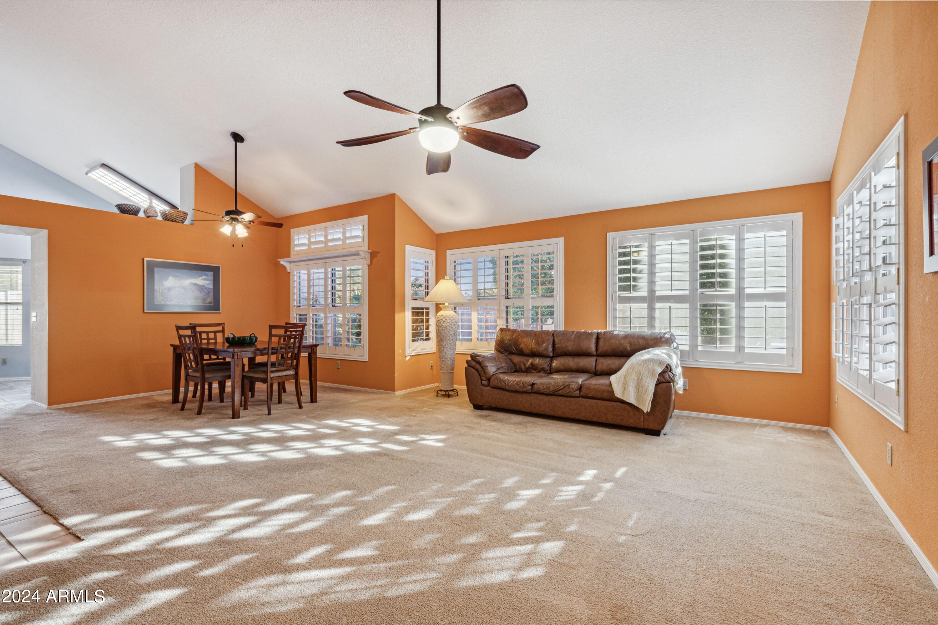 4013 N RANIER