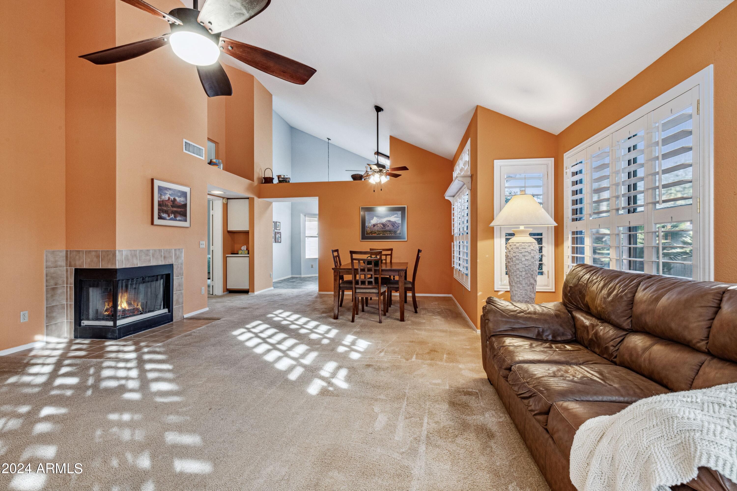 4013 N RANIER