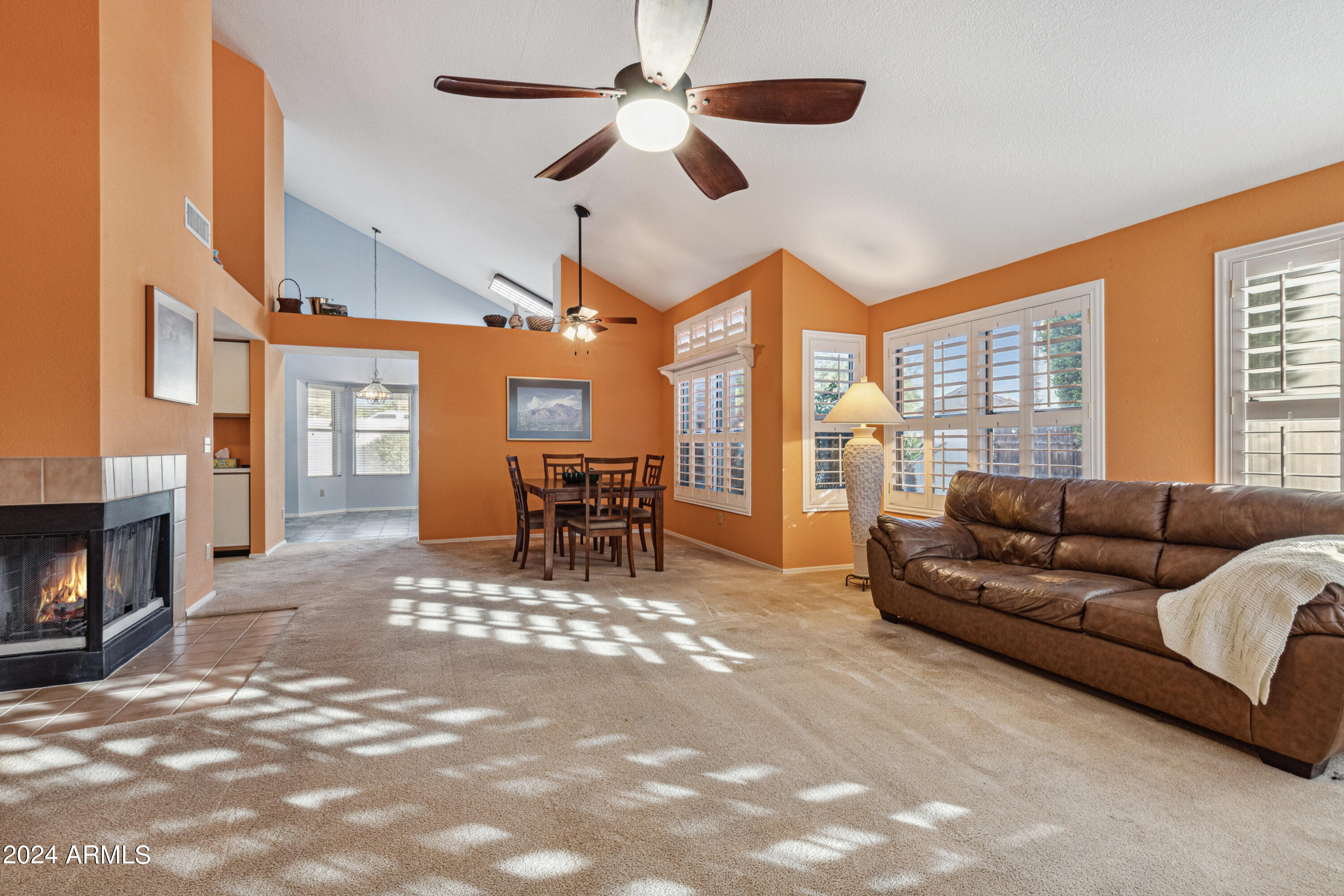 4013 N RANIER