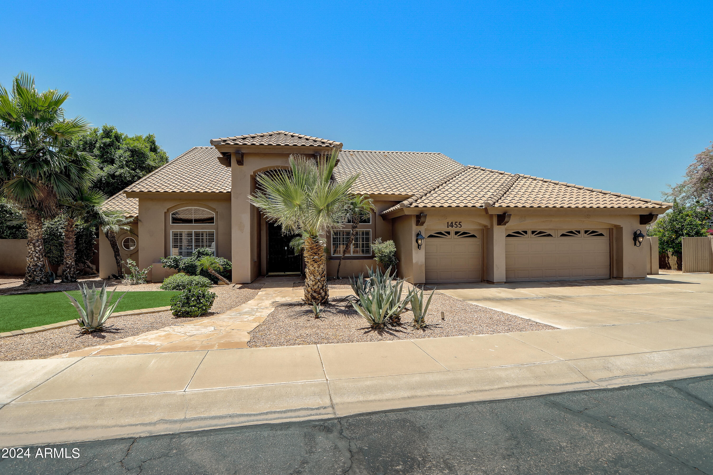 1455 E AMBERWOOD Drive