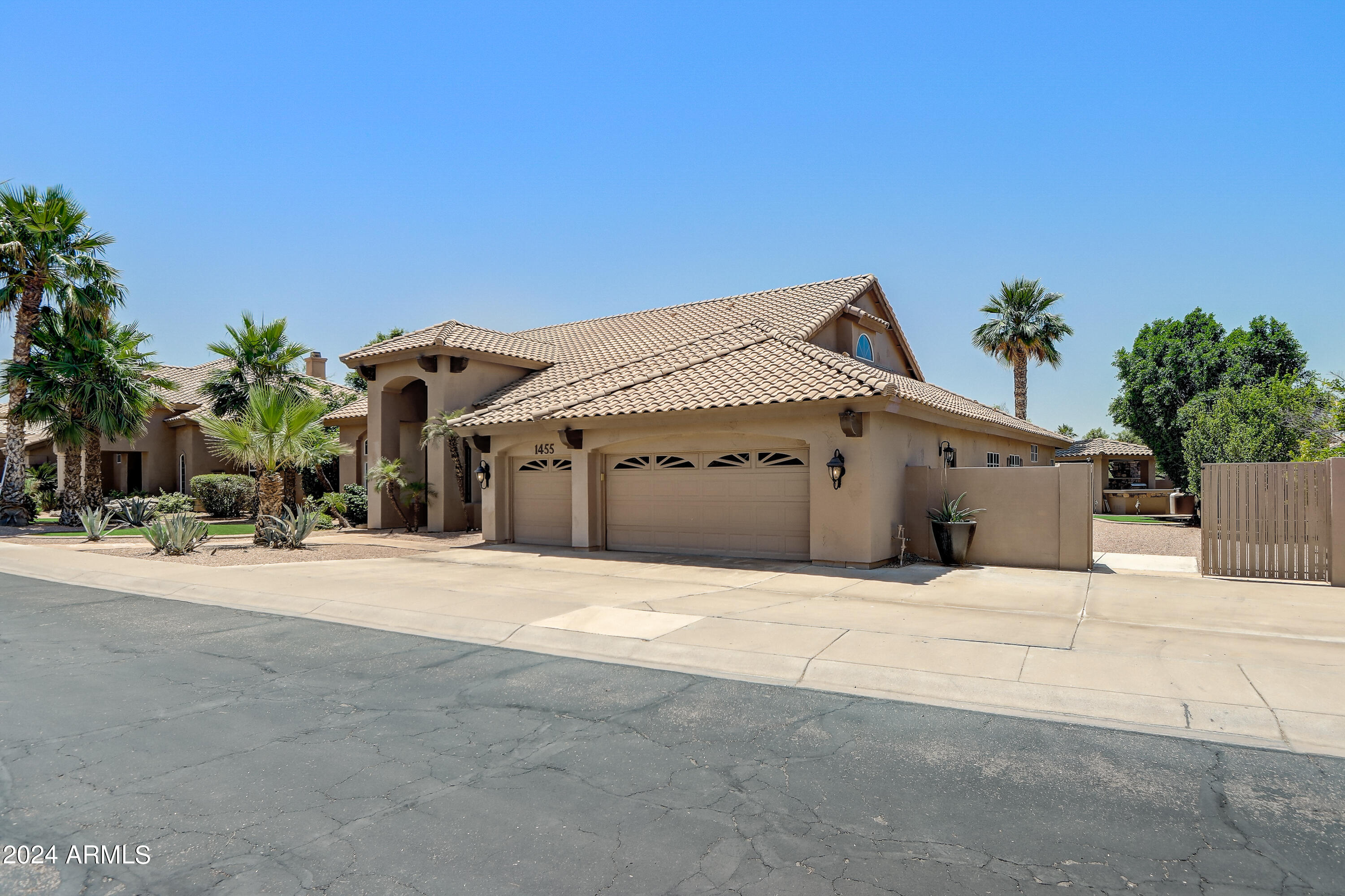 1455 E AMBERWOOD Drive