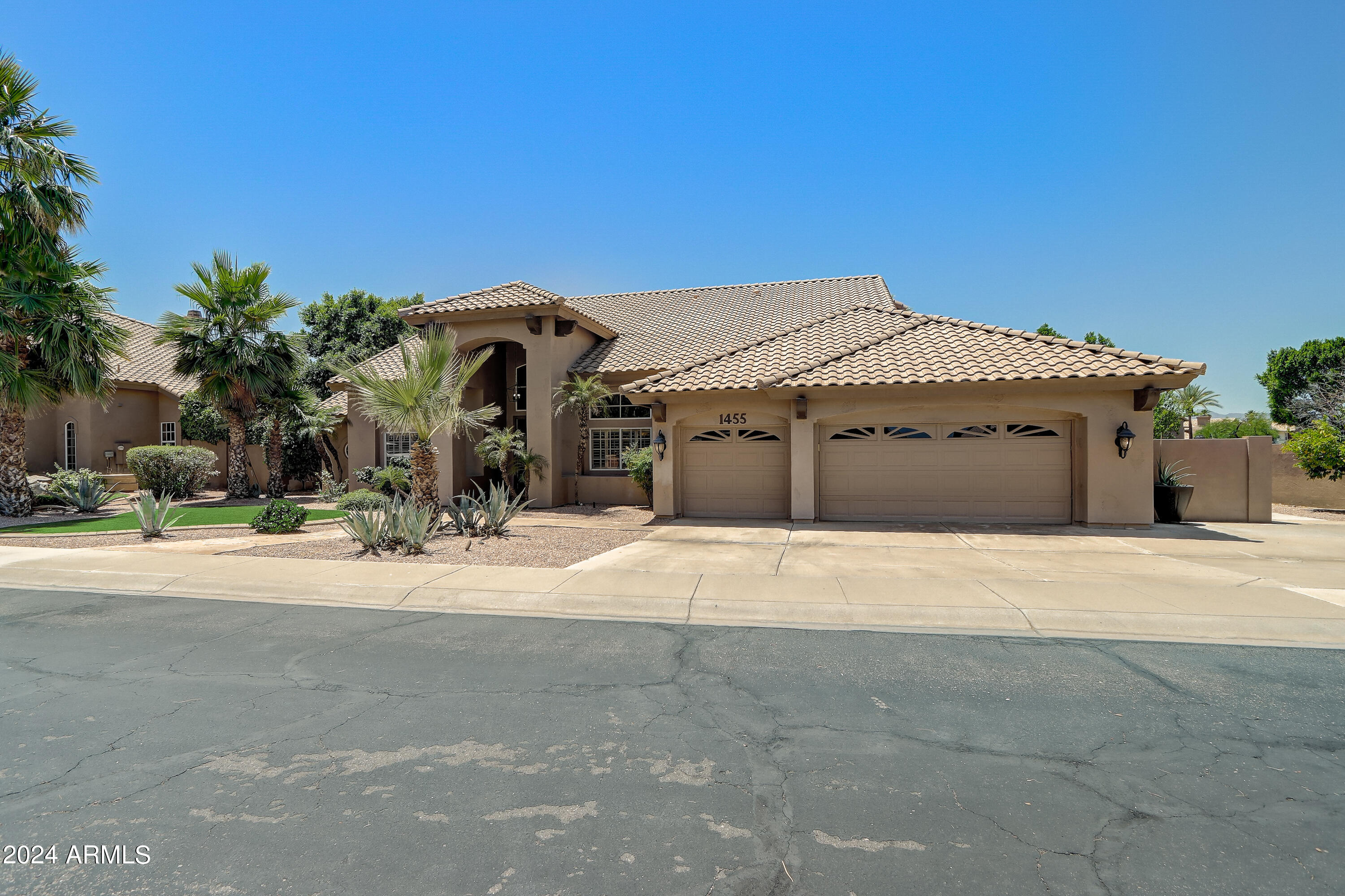 1455 E AMBERWOOD Drive