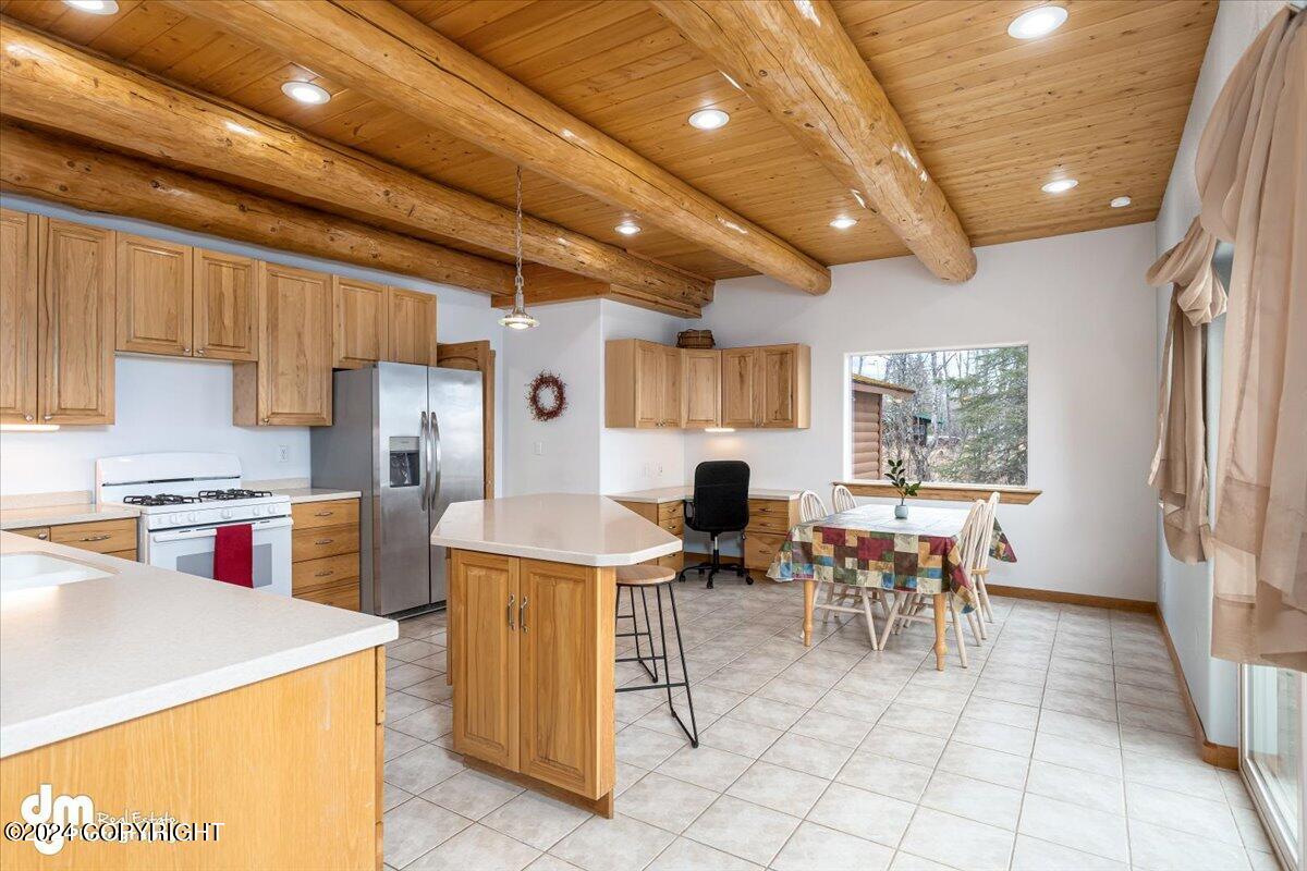36971 Makymi Lane