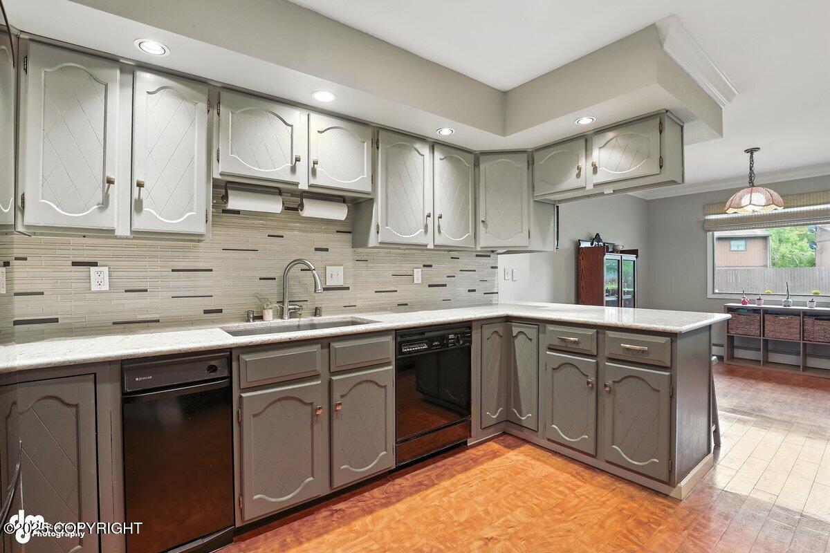 7837 Raymar Circle