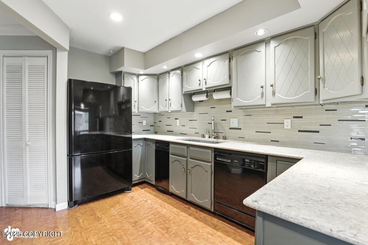7837 Raymar Circle