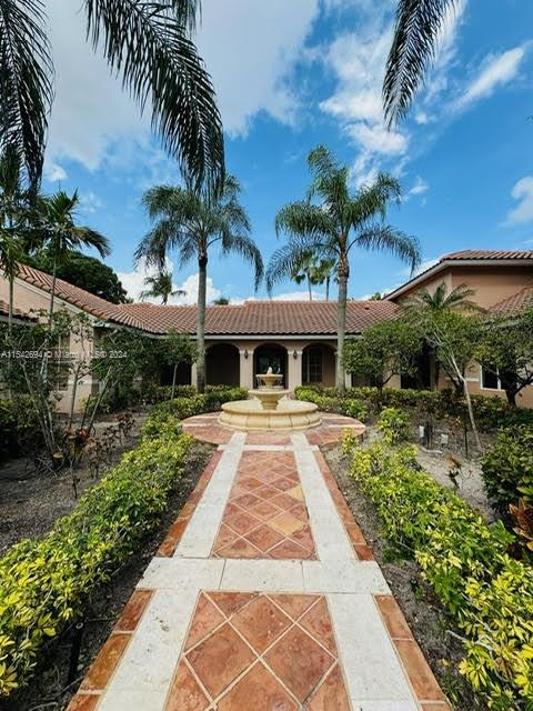 12112 Saint Andrews Pl # 306