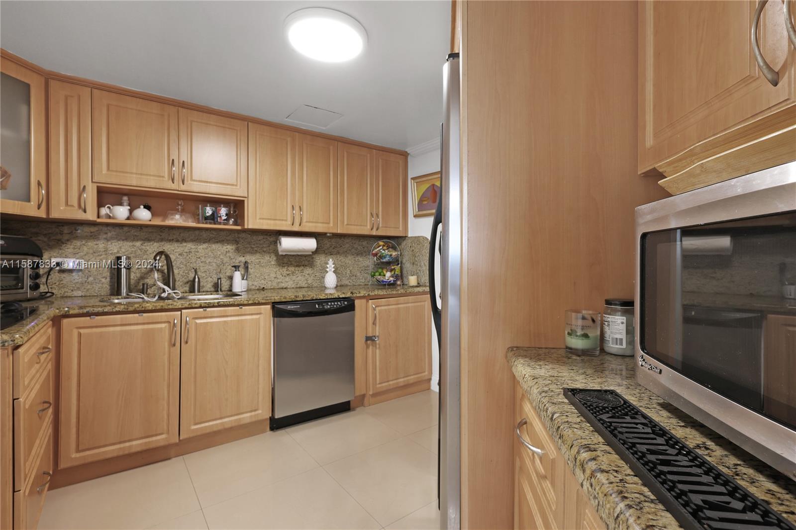 801 Brickell Bay Dr # 1070