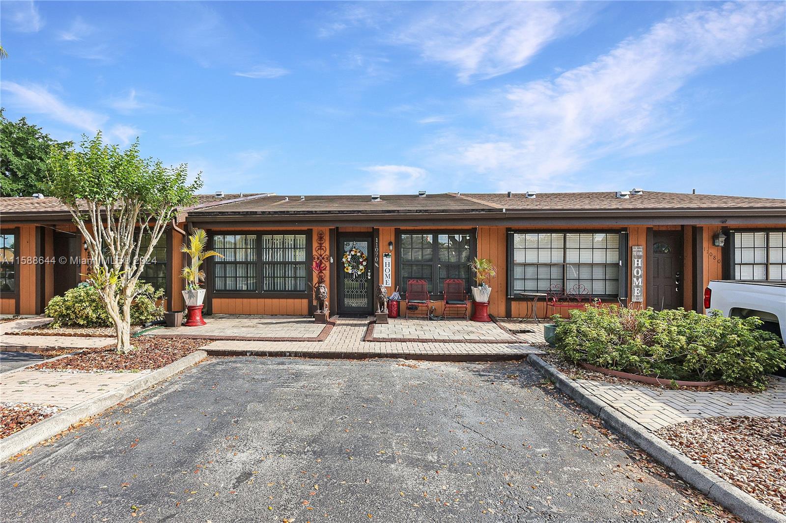 11070 Redwood Ave # 11070