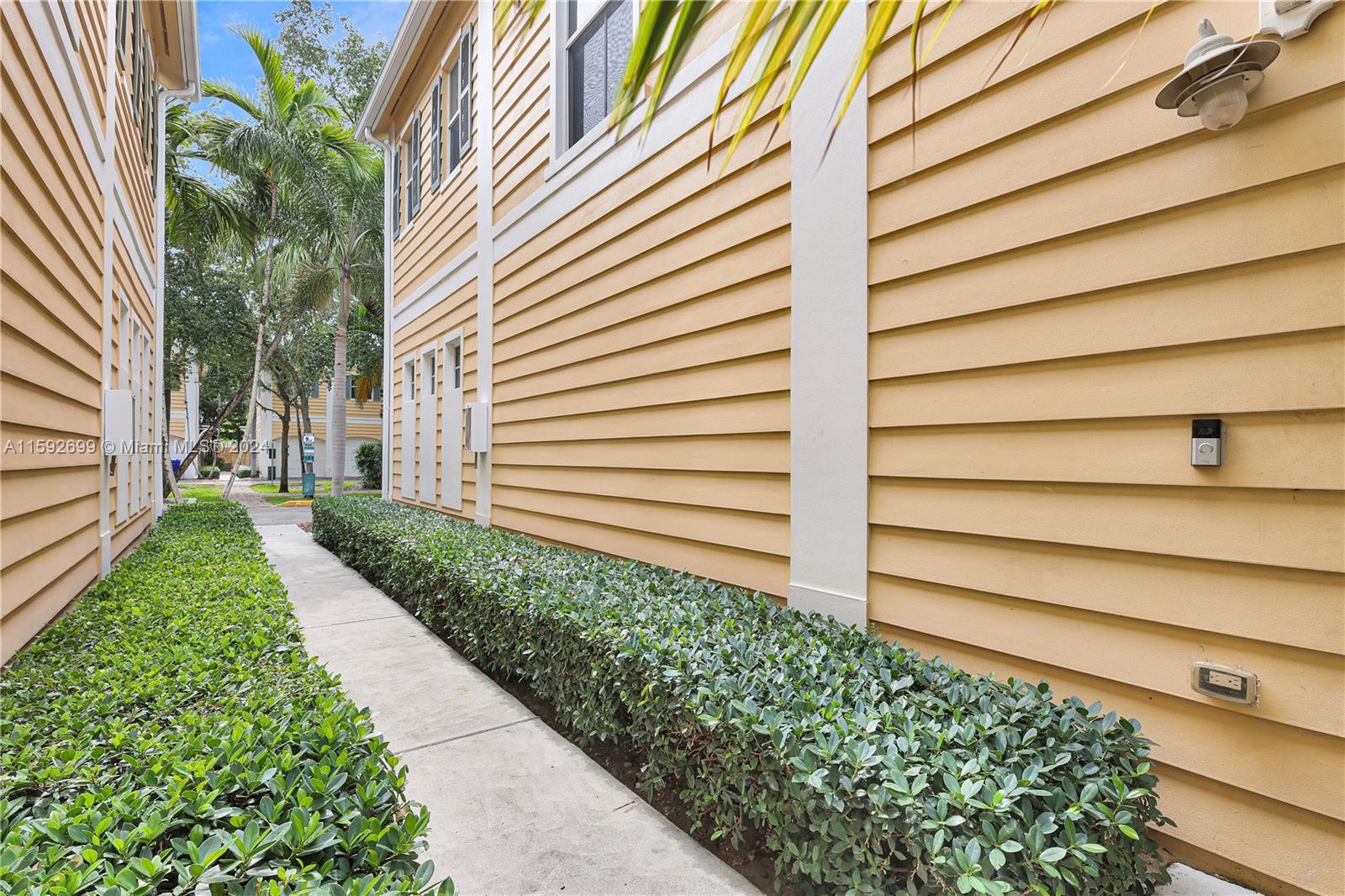 525 SW 18th Ave # 21