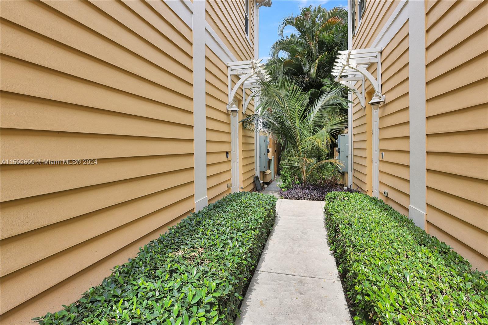525 SW 18th Ave # 21