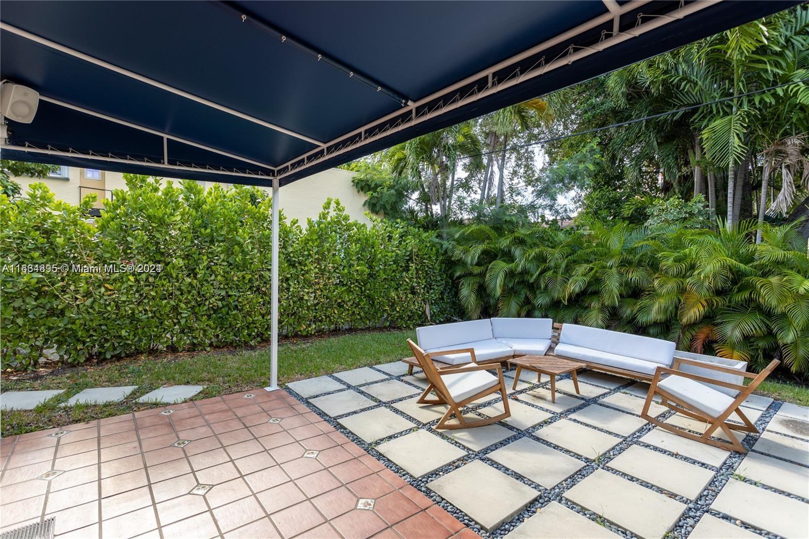 52 Montilla Ave # 52