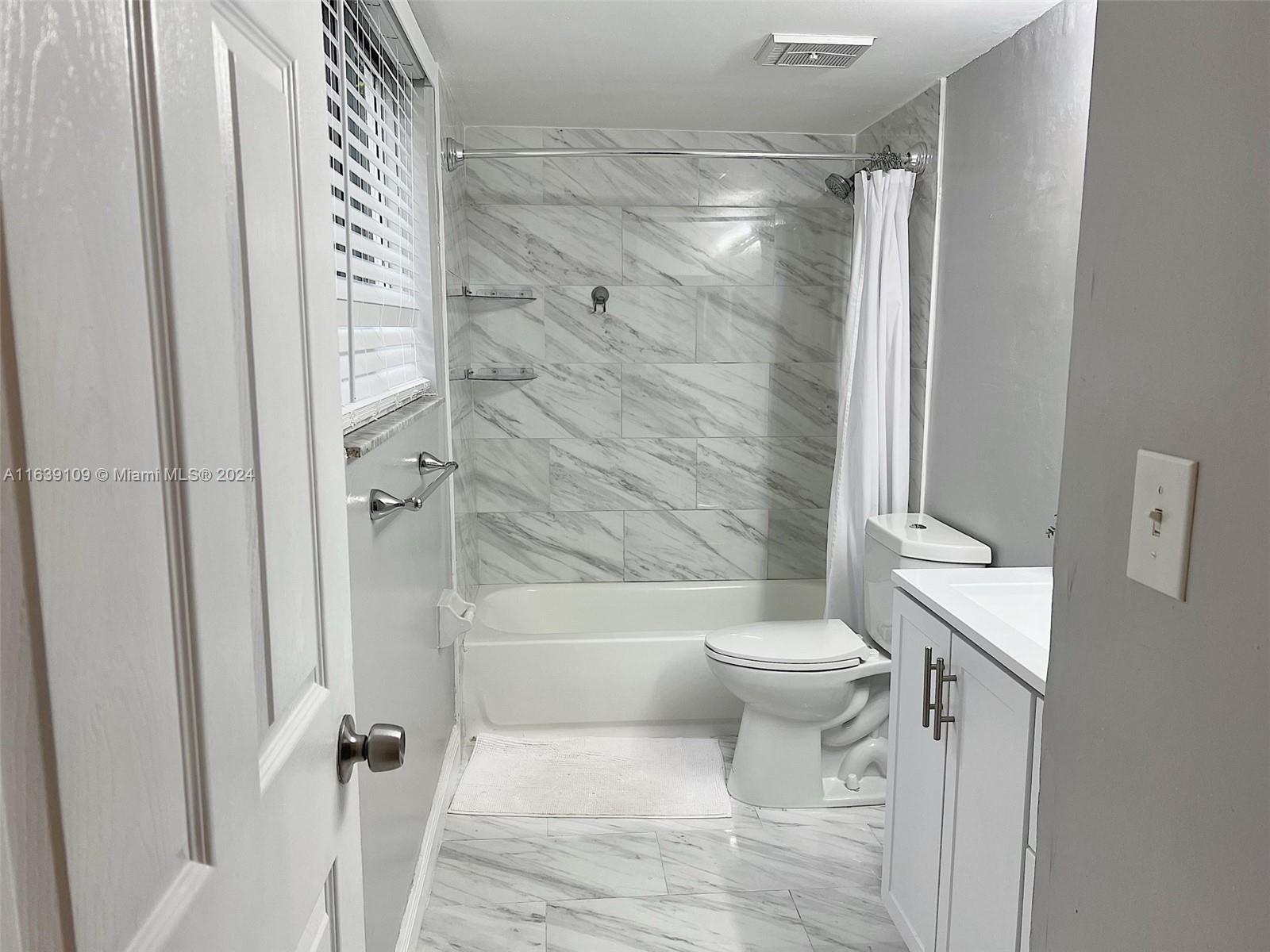 3461 NW 44th St # 106