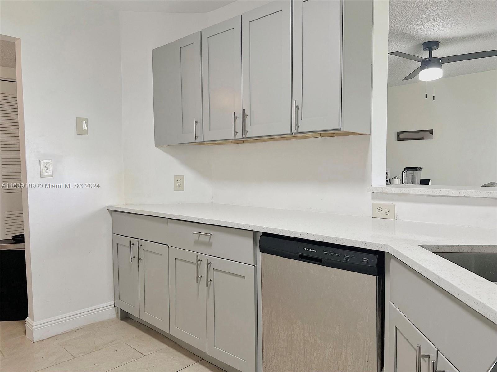 3461 NW 44th St # 106