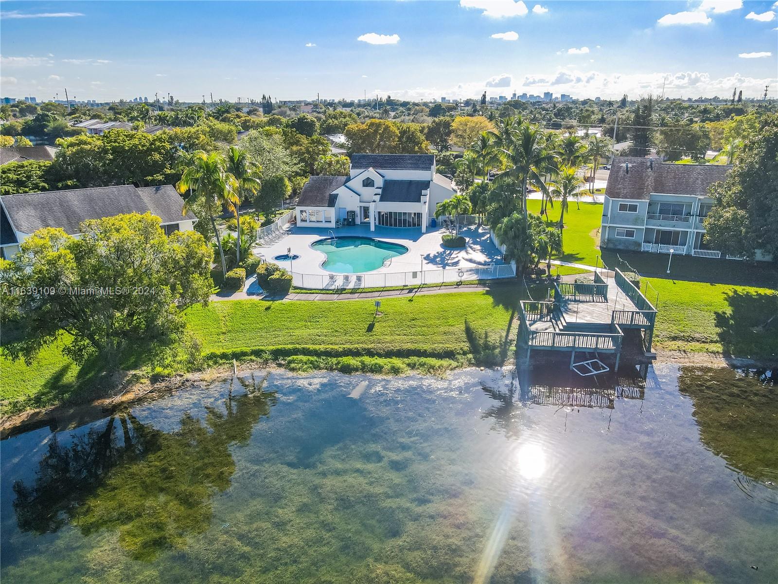 3461 NW 44th St # 106