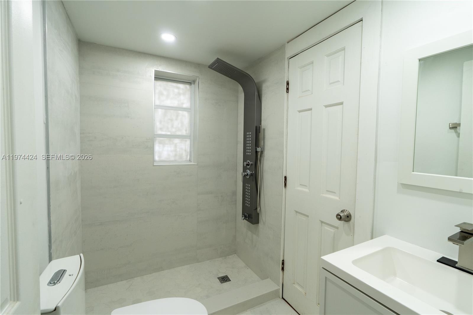 3665 SW 16th St # 3665