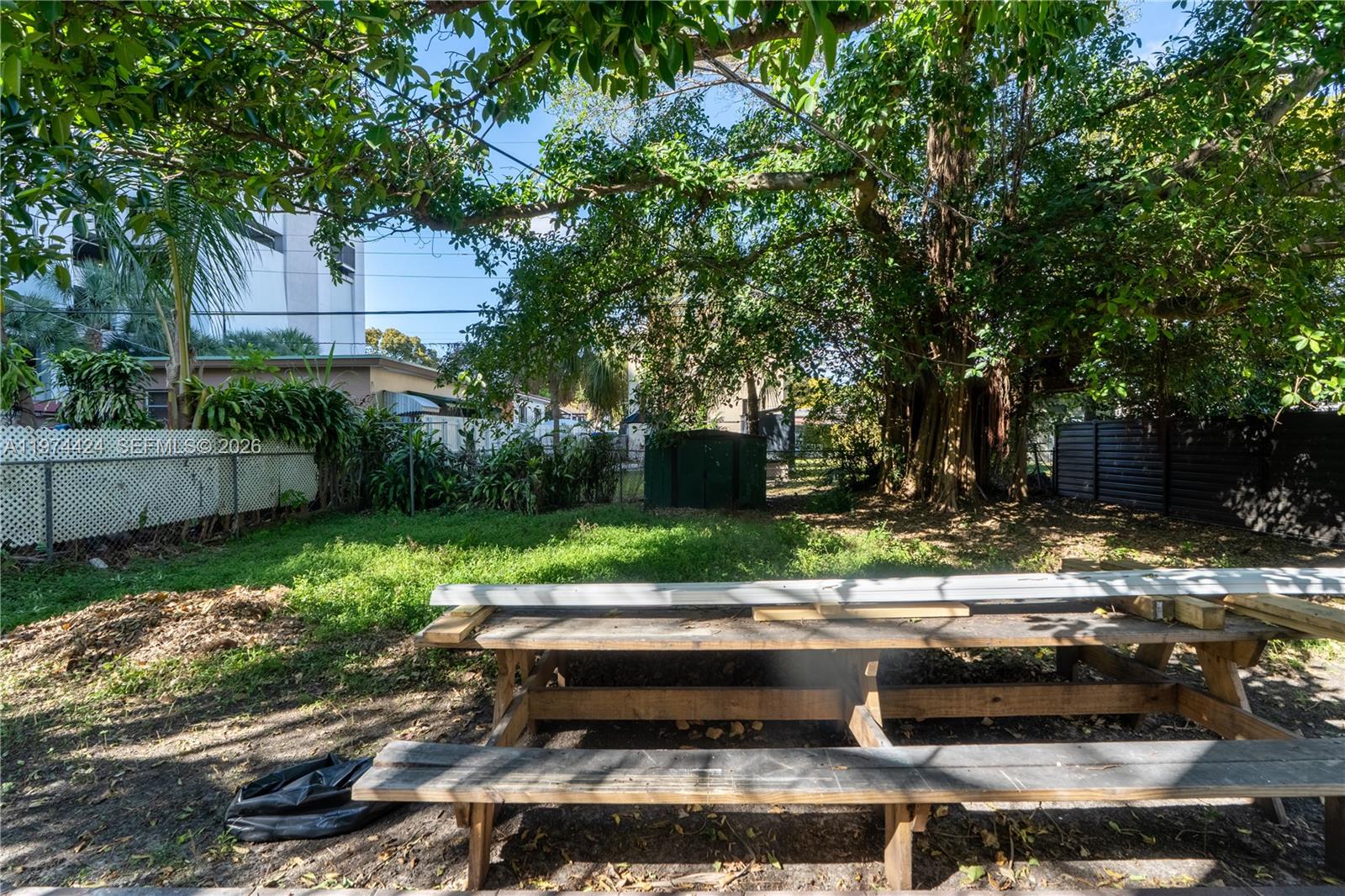 3665 SW 16th St # 3665