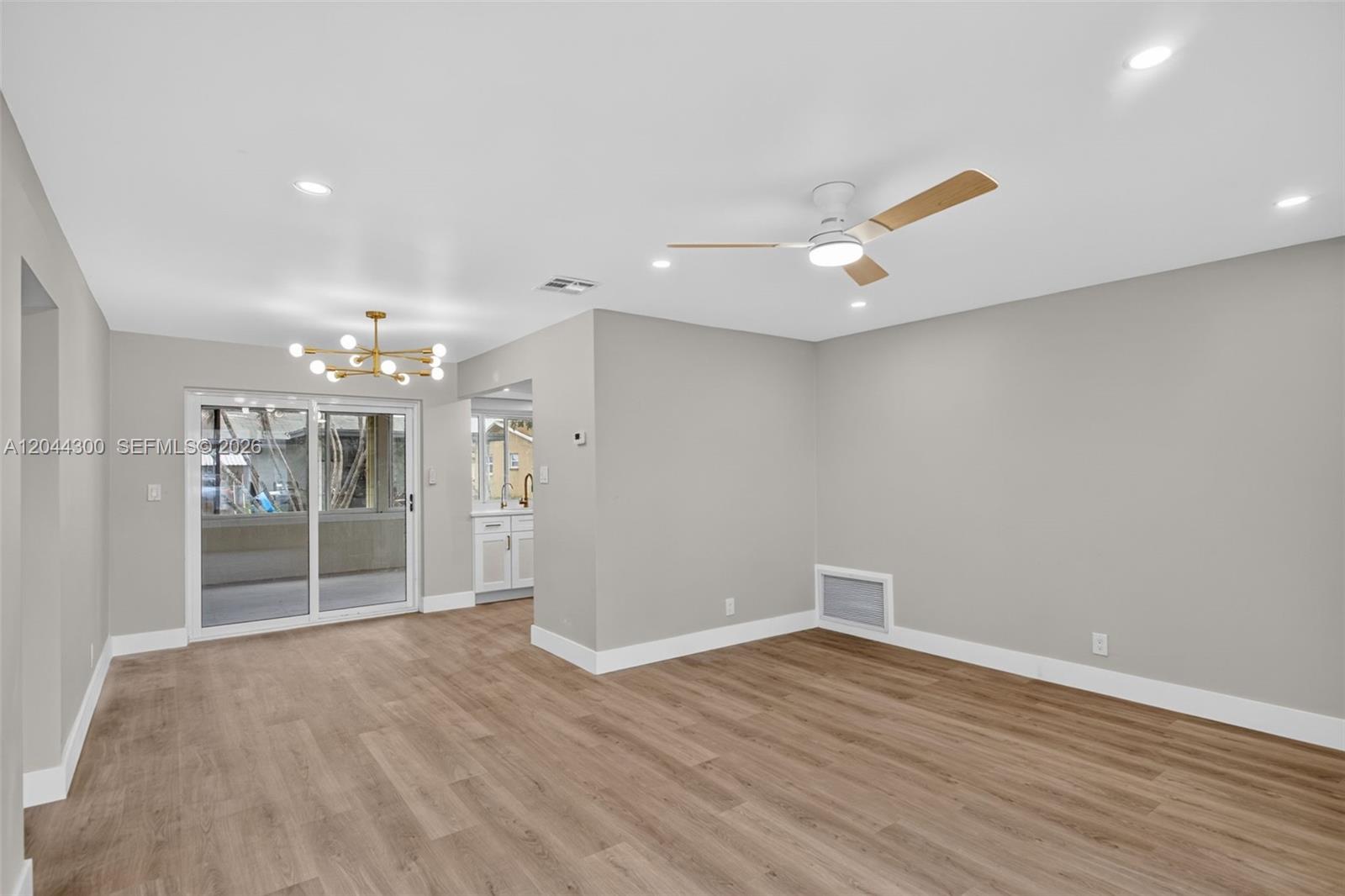 5711 NW 48th Ter