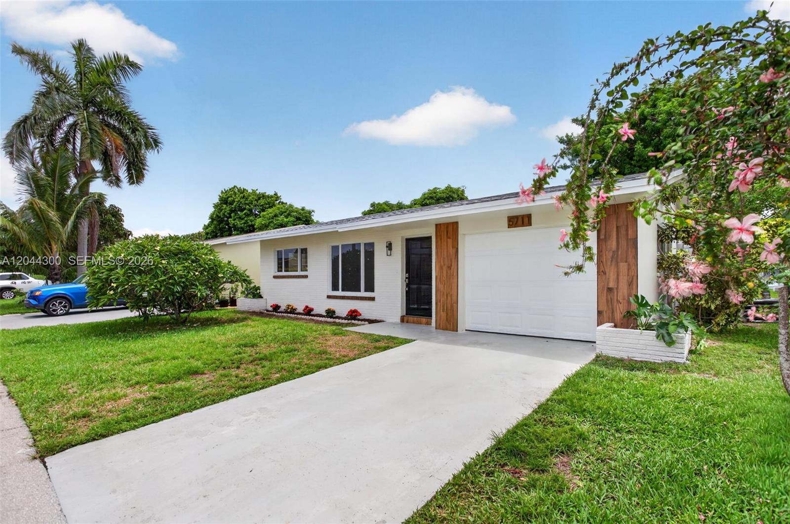 5711 NW 48th Ter