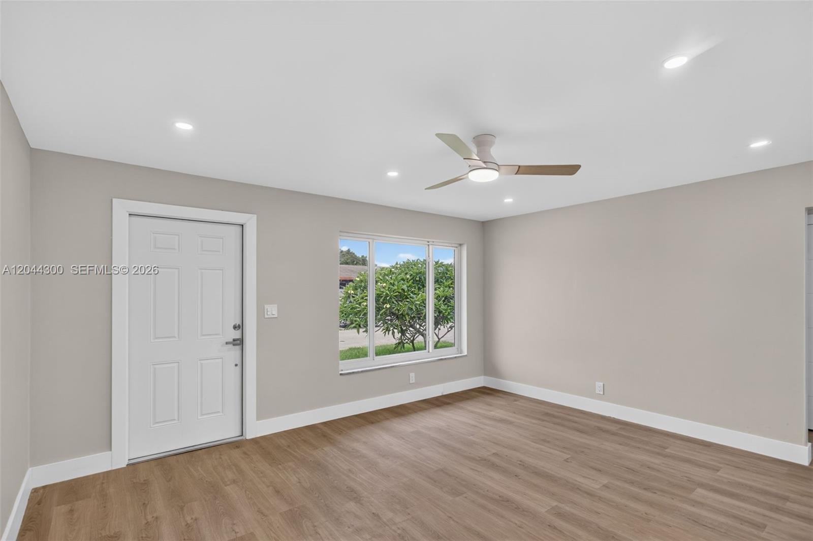 5711 NW 48th Ter