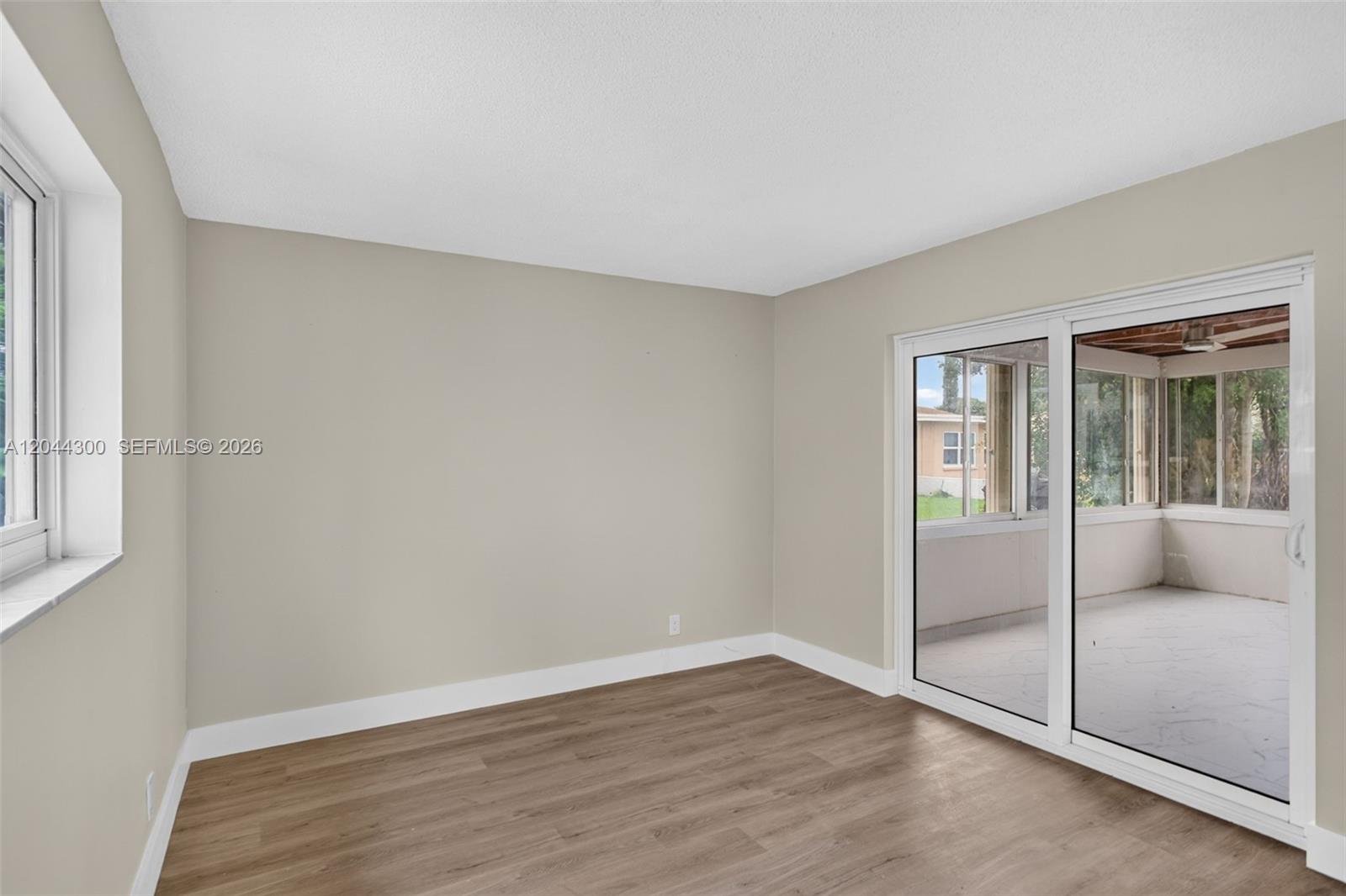 5711 NW 48th Ter
