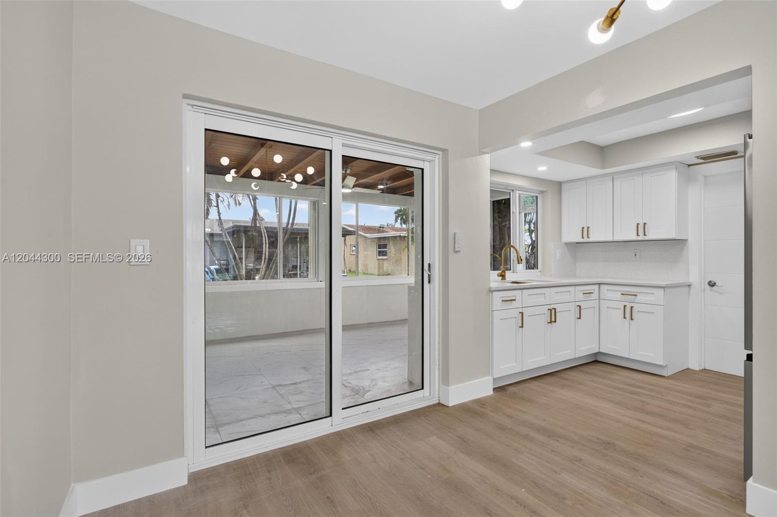 5711 NW 48th Ter