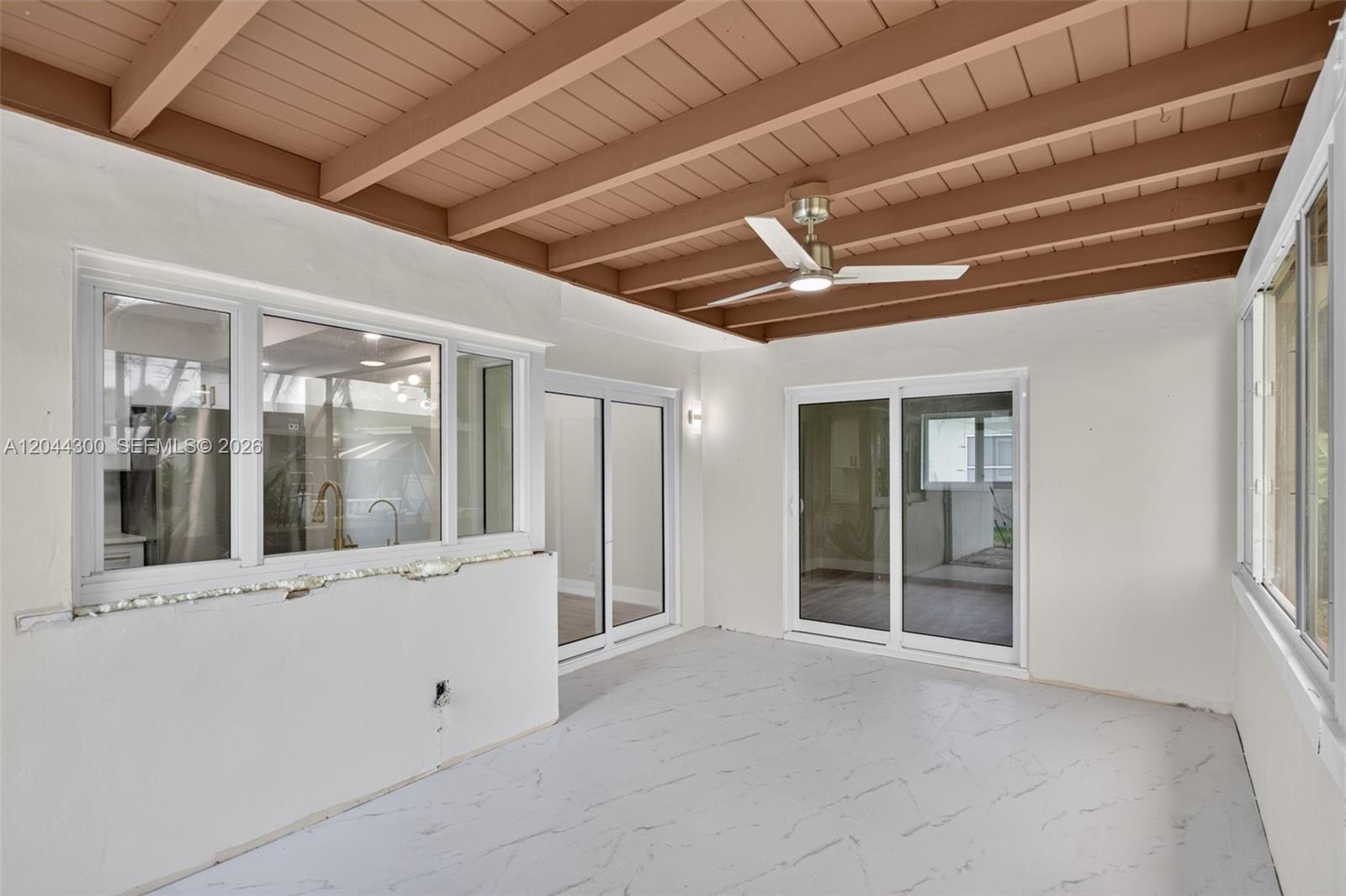 5711 NW 48th Ter