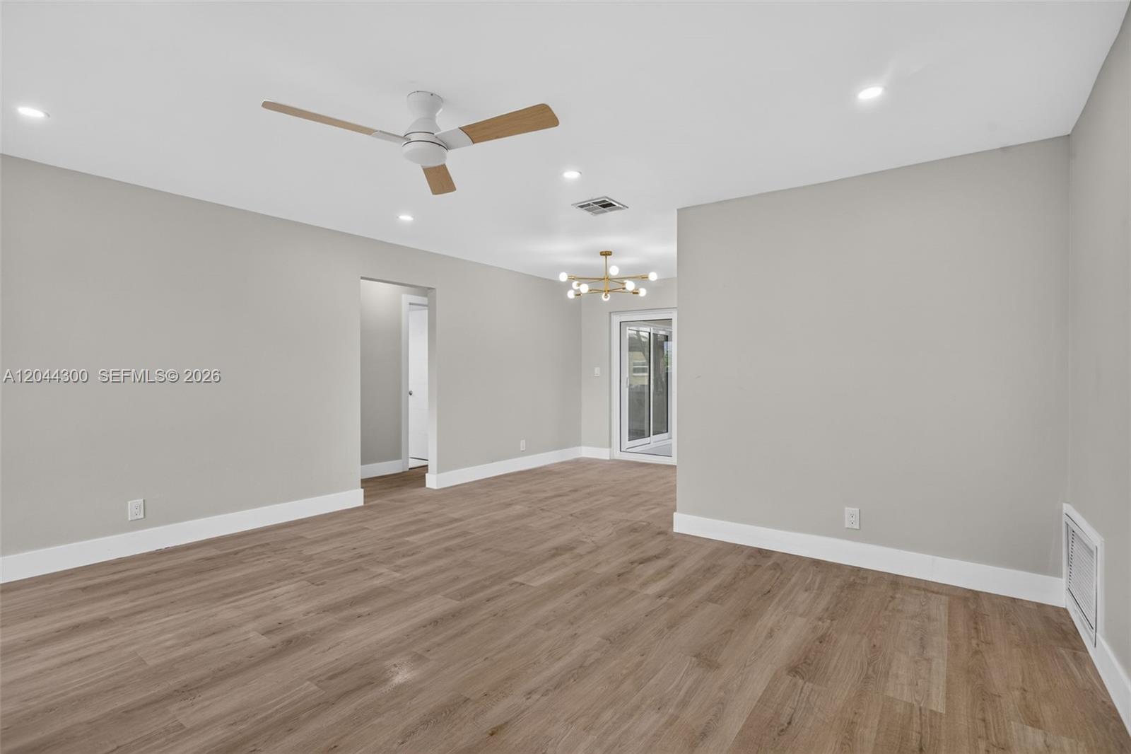 5711 NW 48th Ter