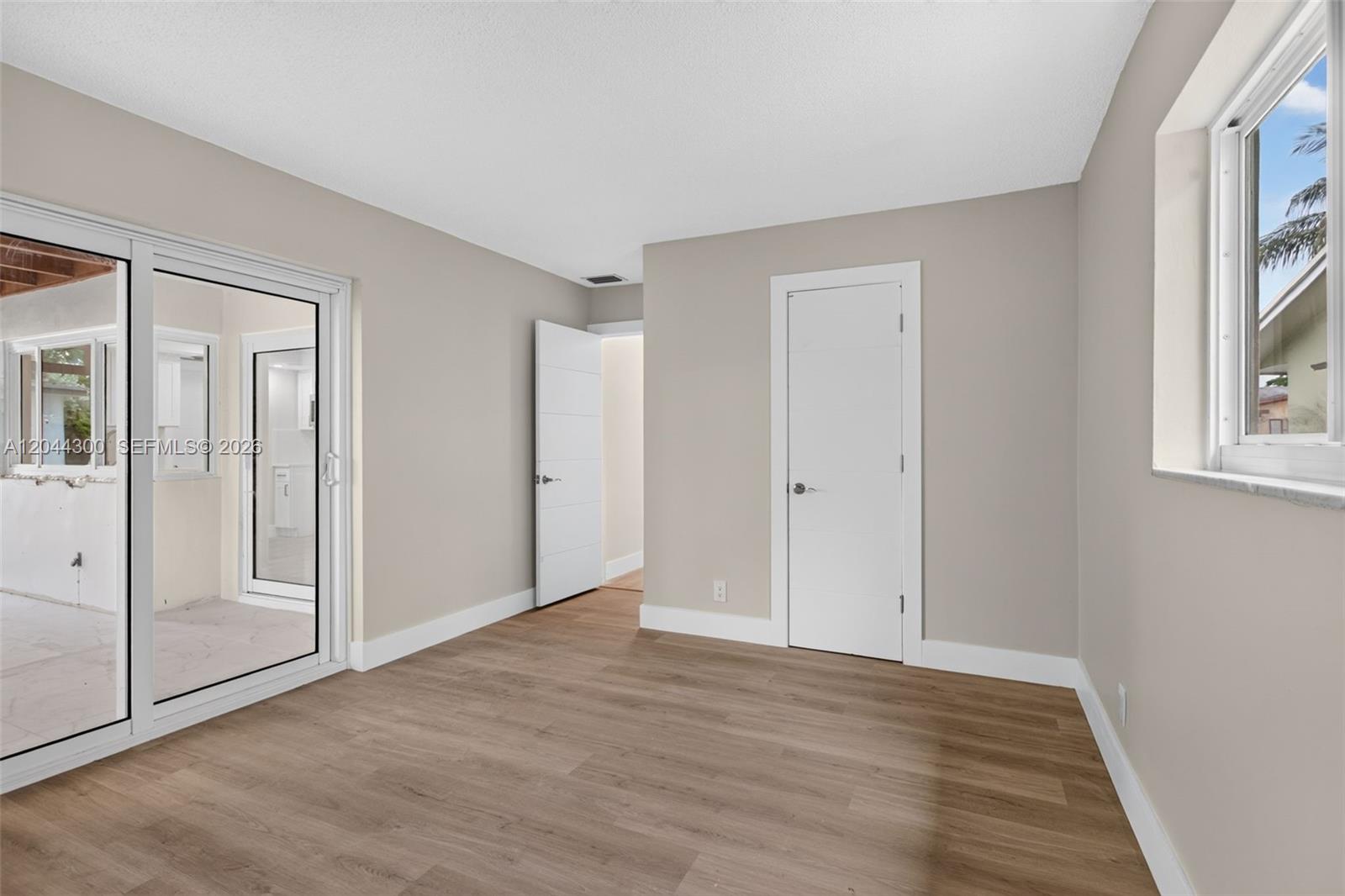 5711 NW 48th Ter